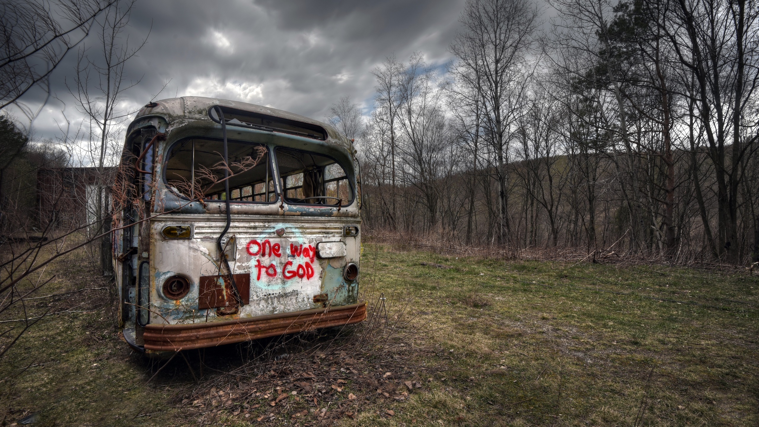 General 2560x1440 buses vehicle wreck forest trees HDR