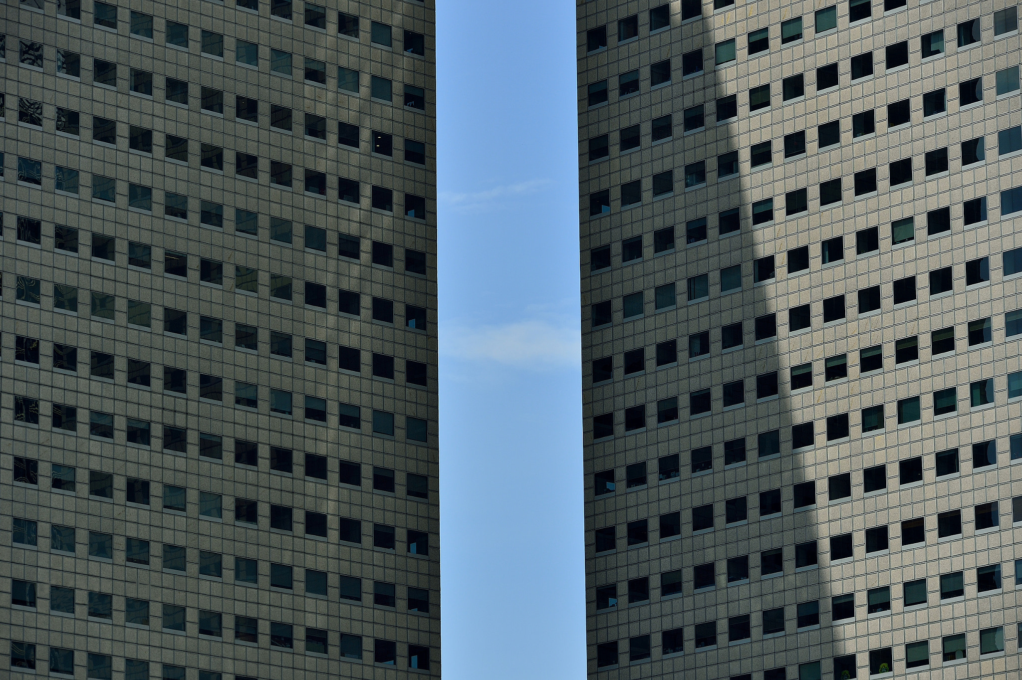 General 2048x1363 urban building skyscraper clear sky abstract