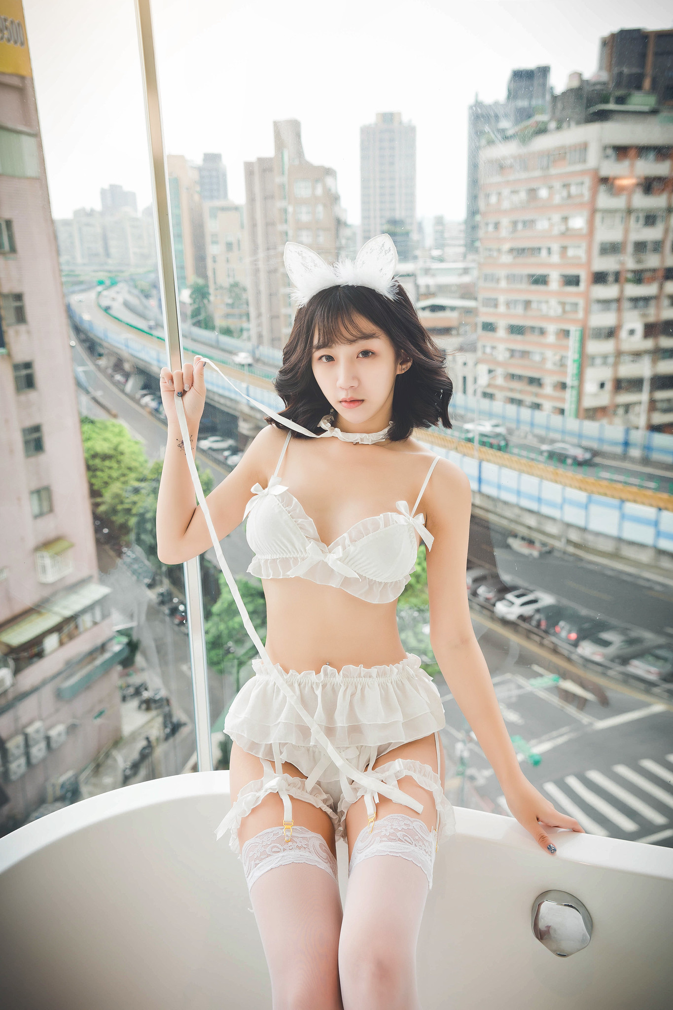 People 1365x2048 women dark hair Asian lingerie model stockings cityscape white lingerie Ruan Jingyi