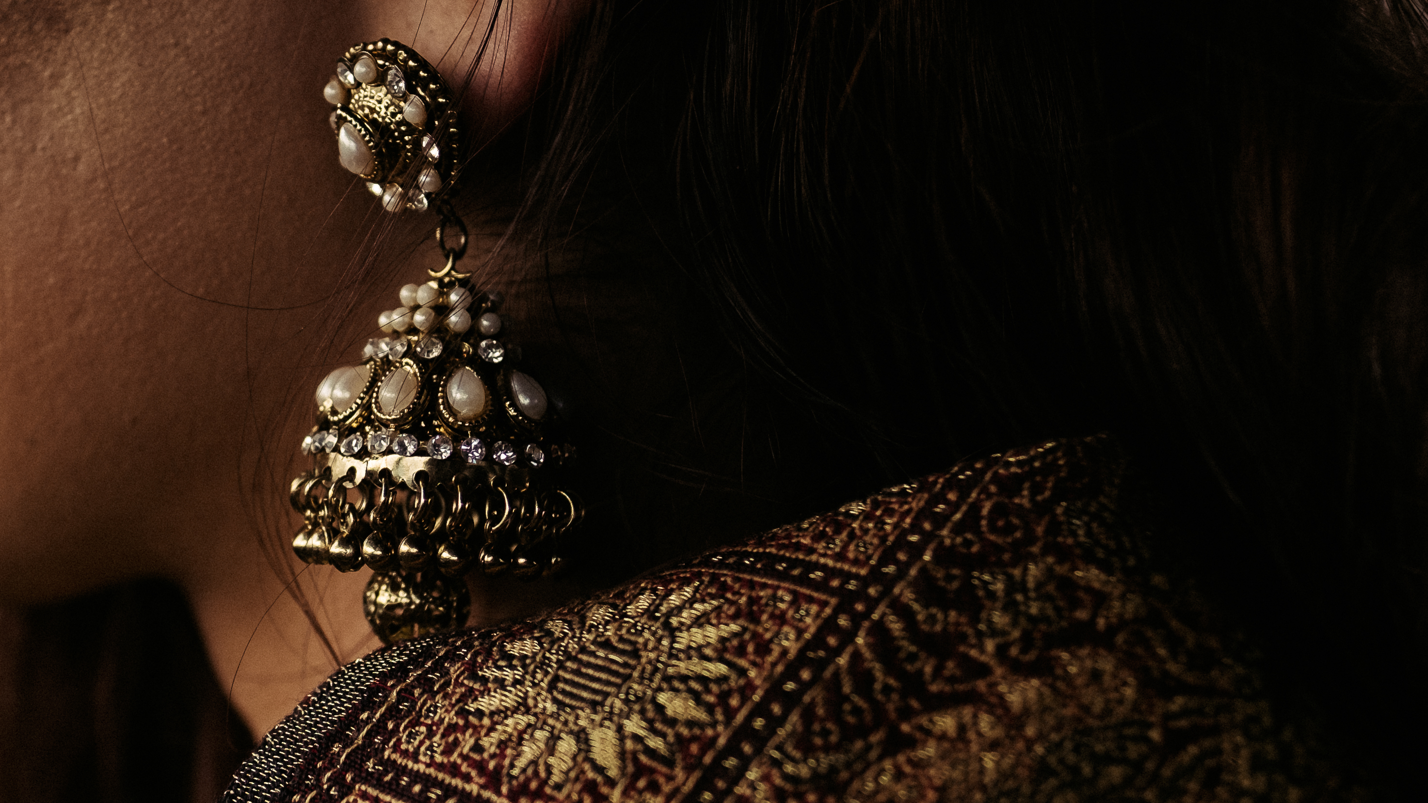 People 2945x1657 jewelry brown indian women women closeup
