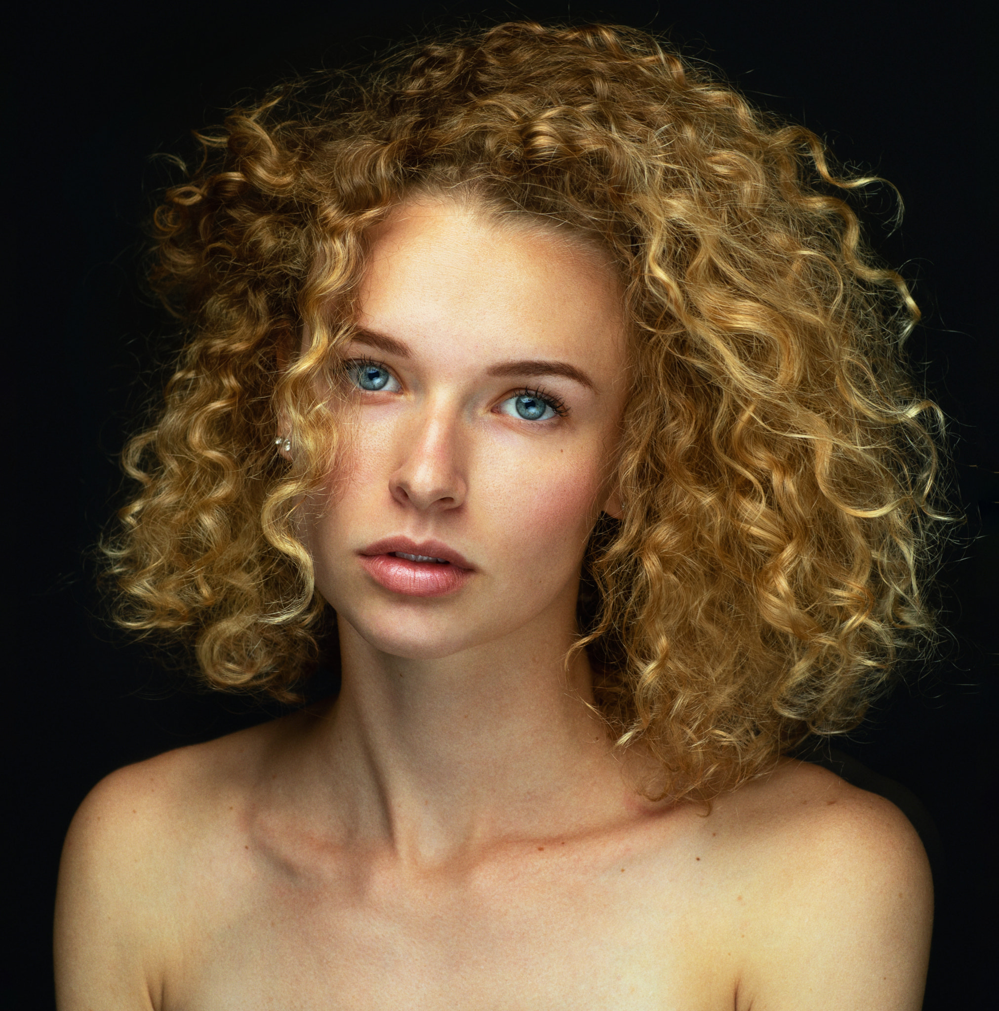 People 2023x2048 Zachar Rise women blonde shoulder length hair curly hair blue eyes looking at viewer jewelry earring blushing portrait bare shoulders simple background black background