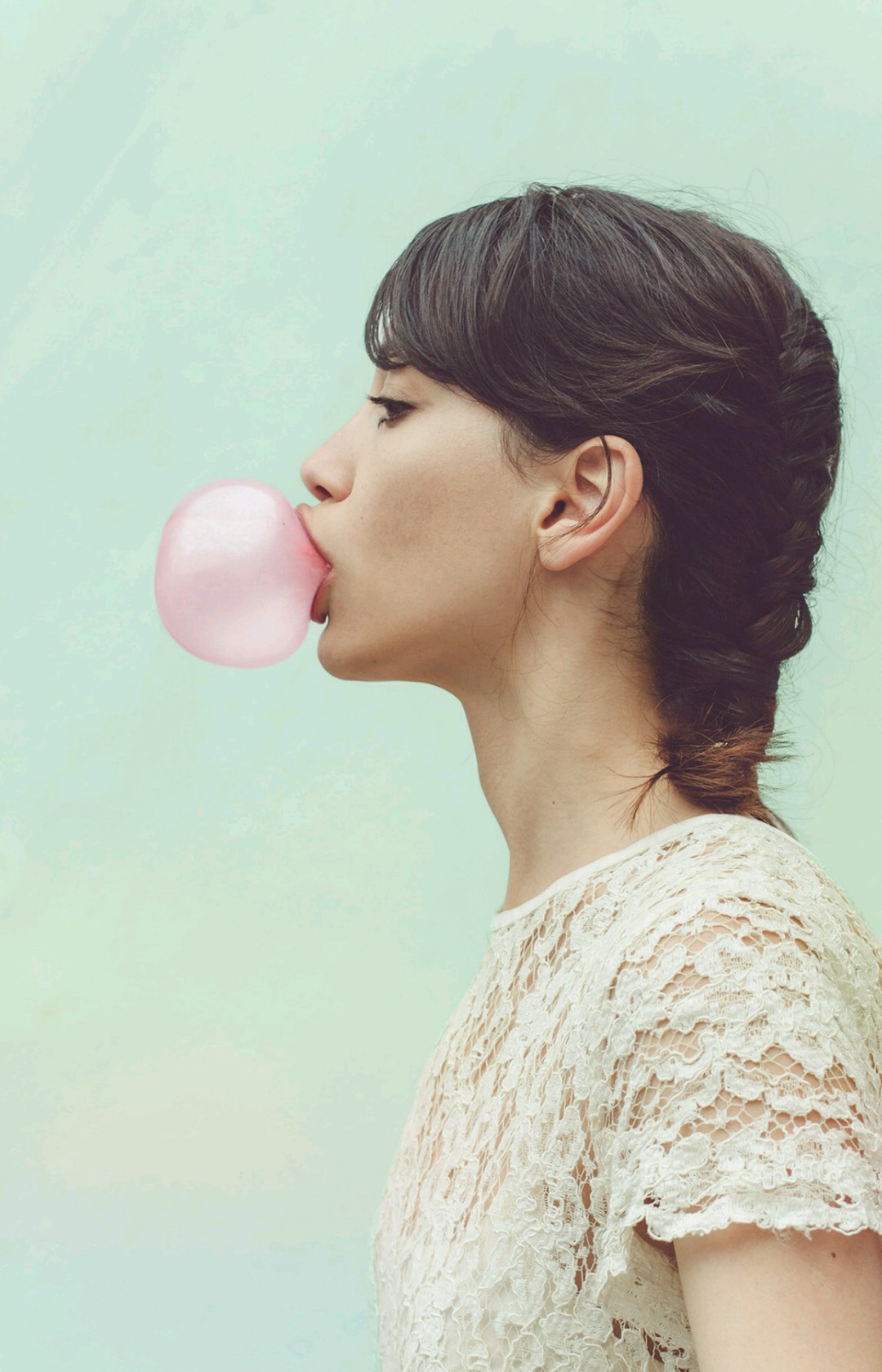 People 1080x1680 bubble gum women face profile model simple background