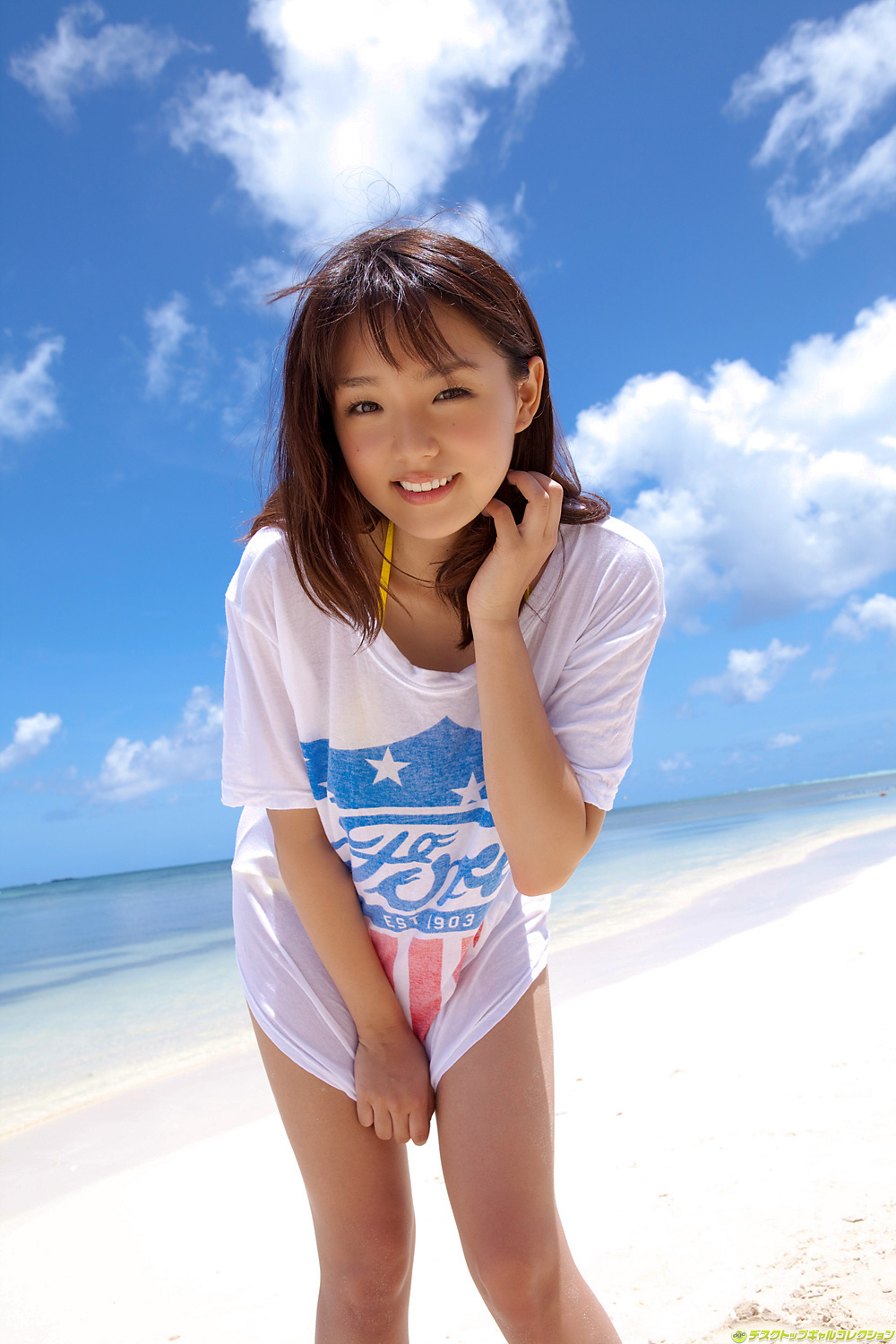 People 1000x1500 Japanese women short hair brunette Ai Shinozaki beach long shirt smiling Japanese Asian women T-shirt
