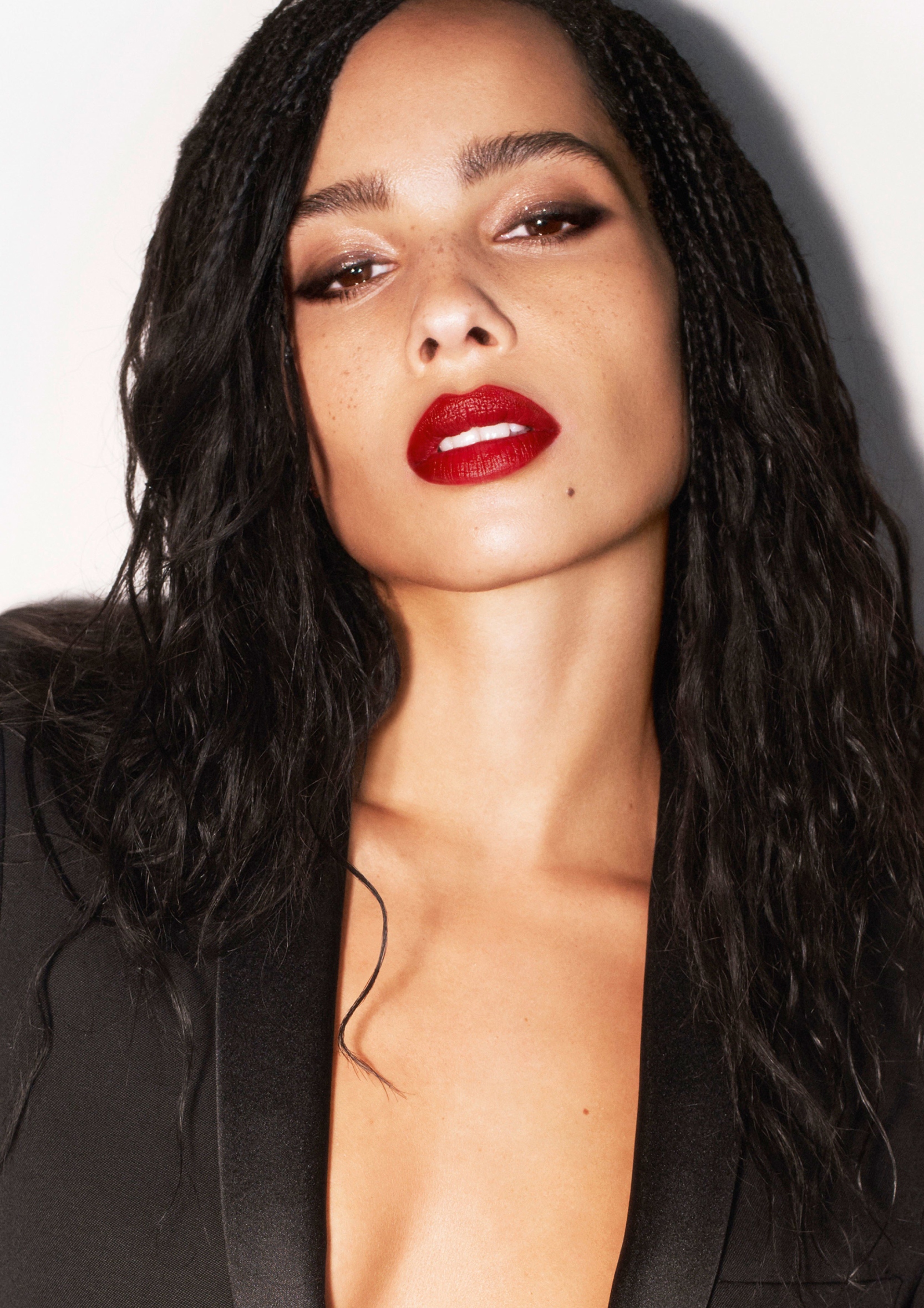 People 1666x2357 Zoë Kravitz women actress model dark skin brunette lipstick red lipstick