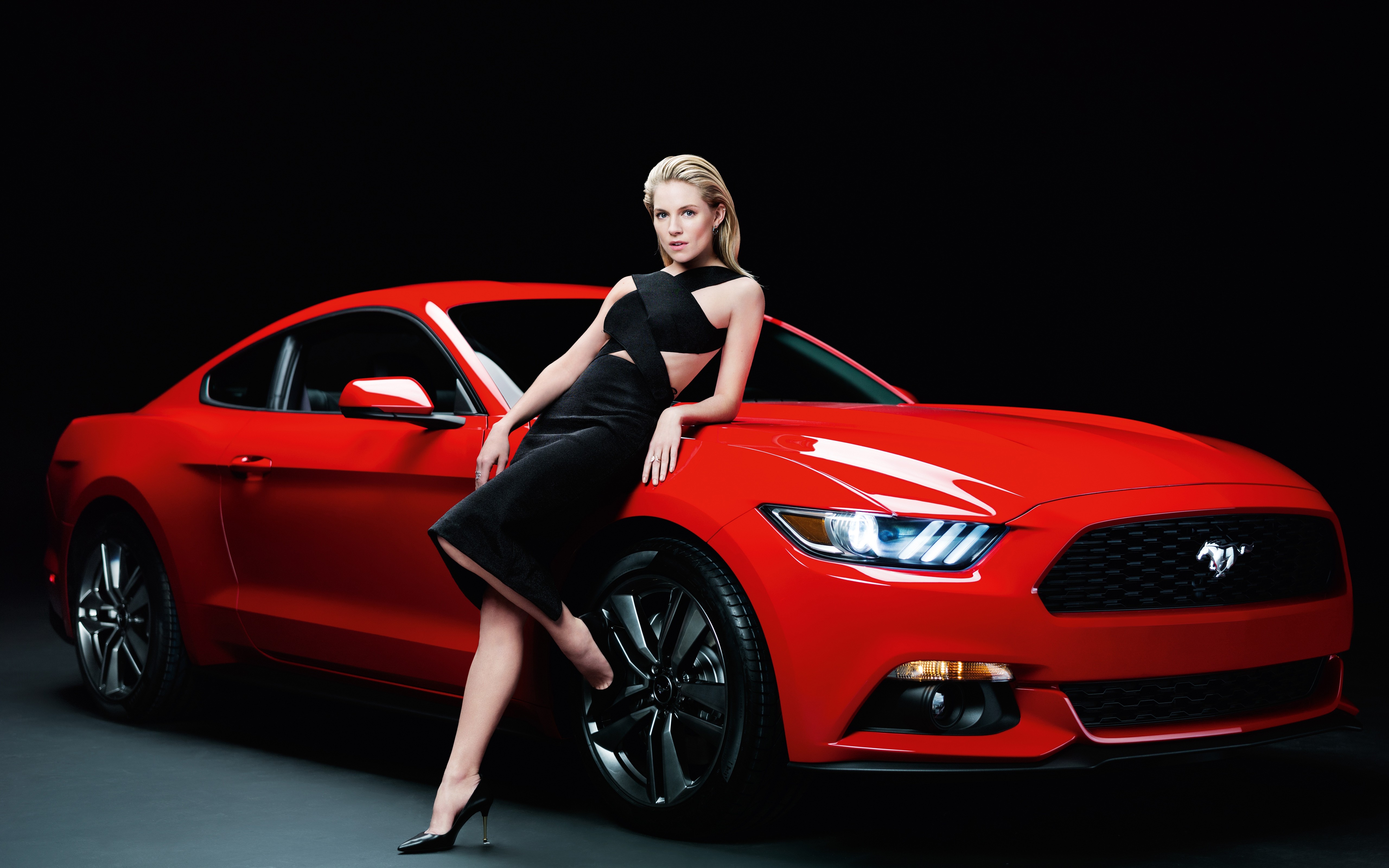 People 5120x3200 Ford Mustang car vehicle muscle cars Sienna Miller actress celebrity women simple background high heels Ford Ford Mustang S550