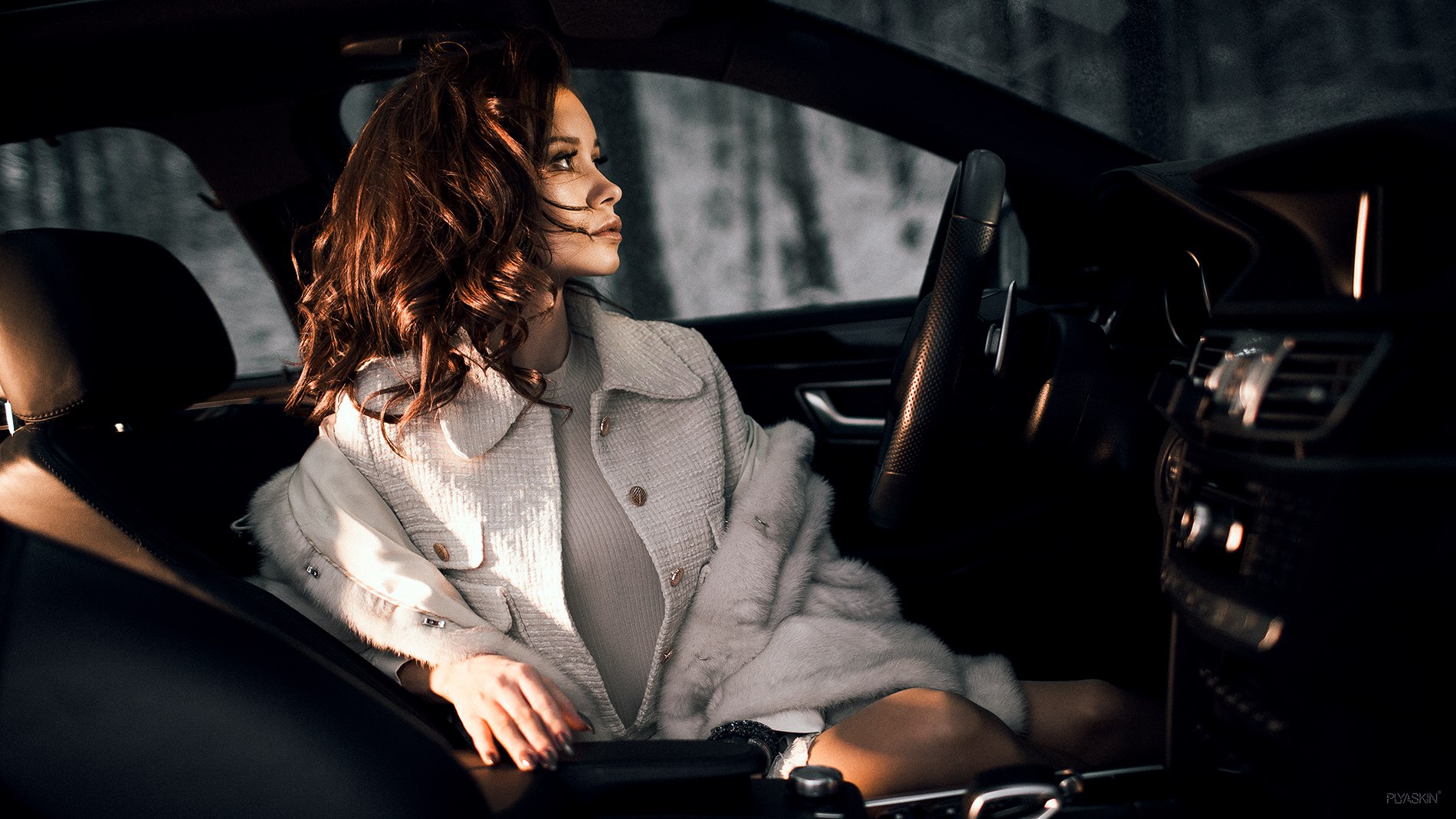 People 1900x1069 women with cars face profile car Vitaly Plyaskin women fur coats open coat car interior luxury