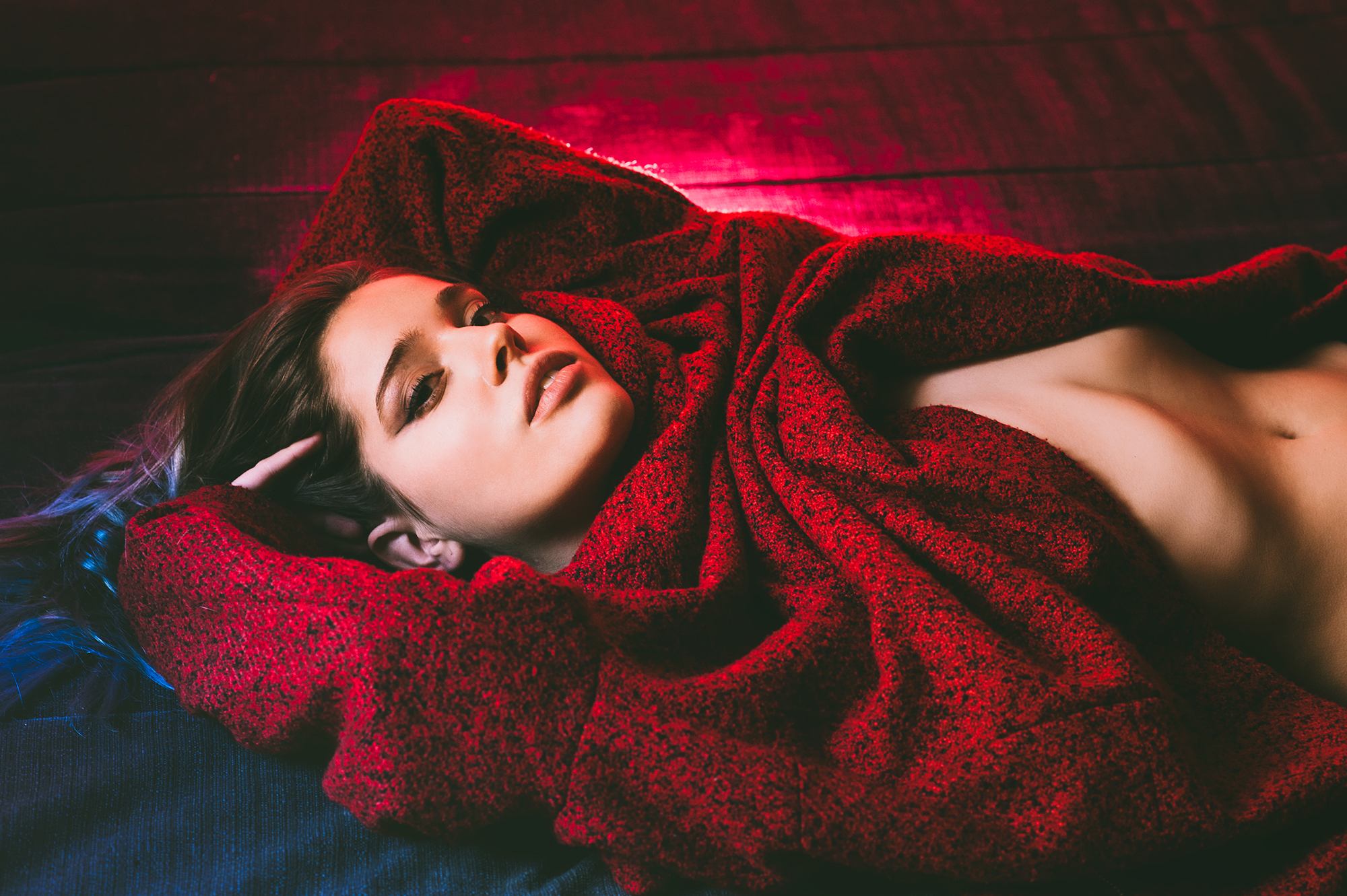 People 2000x1331 women model looking at viewer sweater belly arms up lying on back brunette ribs on the floor red sweater