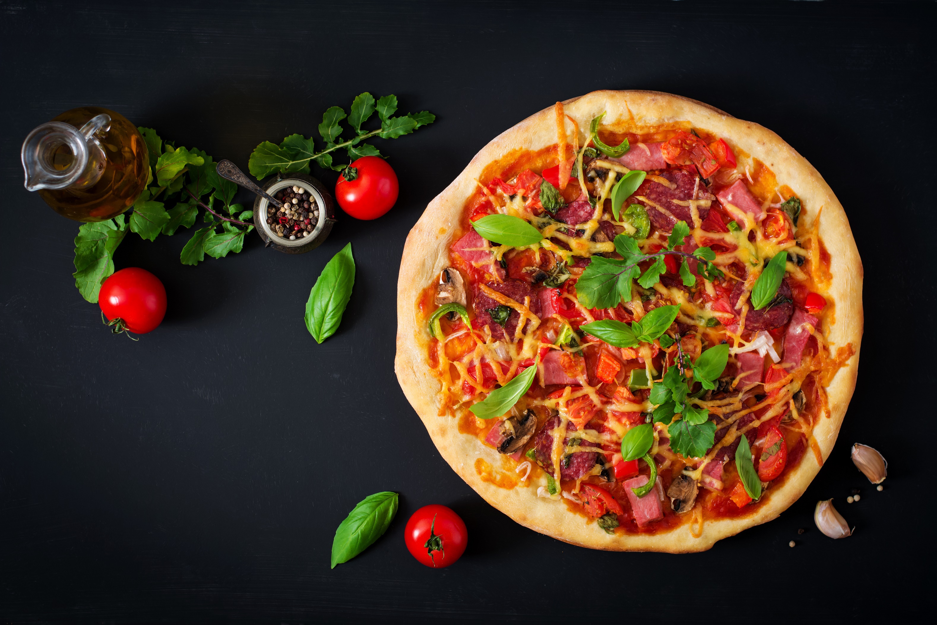 General 3156x2104 food pizza tomatoes basil Garlic closeup simple background top view