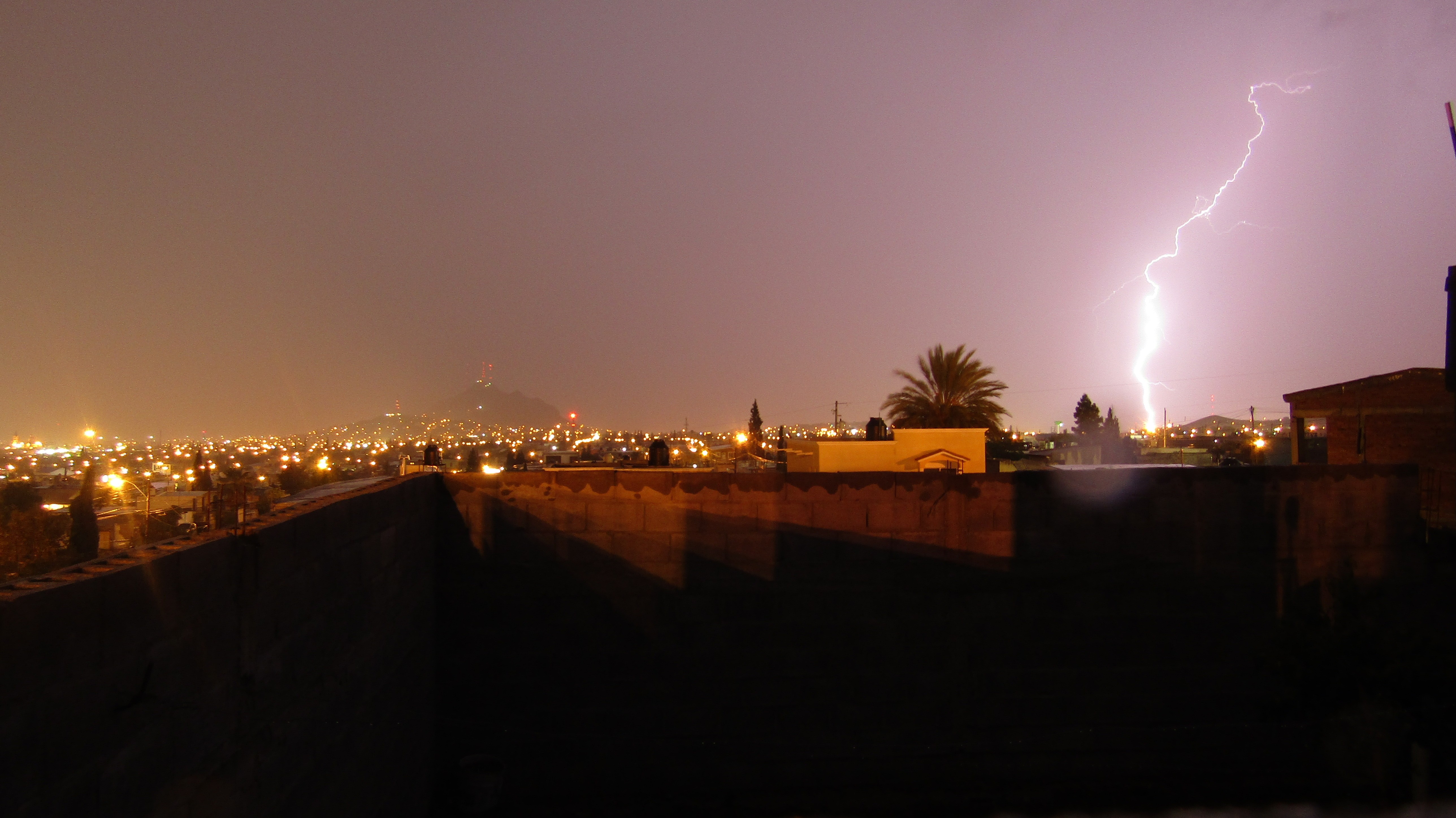 General 5152x2896 Mexico lightning city lights outdoors