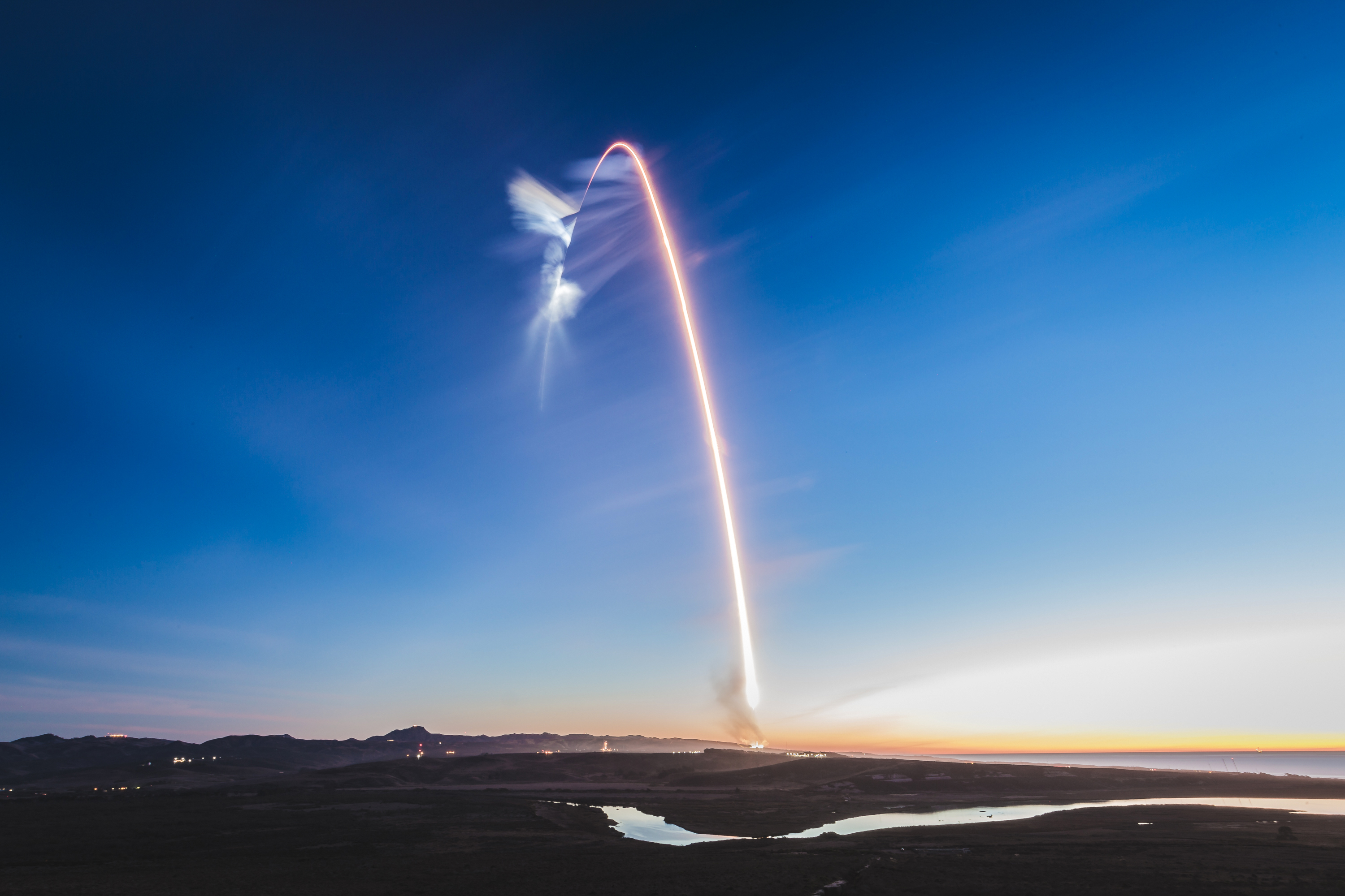 General 3000x2000 SpaceX photography long exposure rocket Iridium-4 Mission