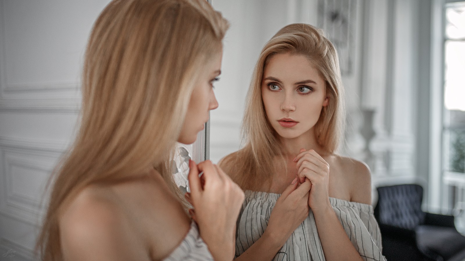 People 1600x900 women blonde face mirror reflection bare shoulders dress portrait Ksenia Kokoreva Yuriy Lyamin