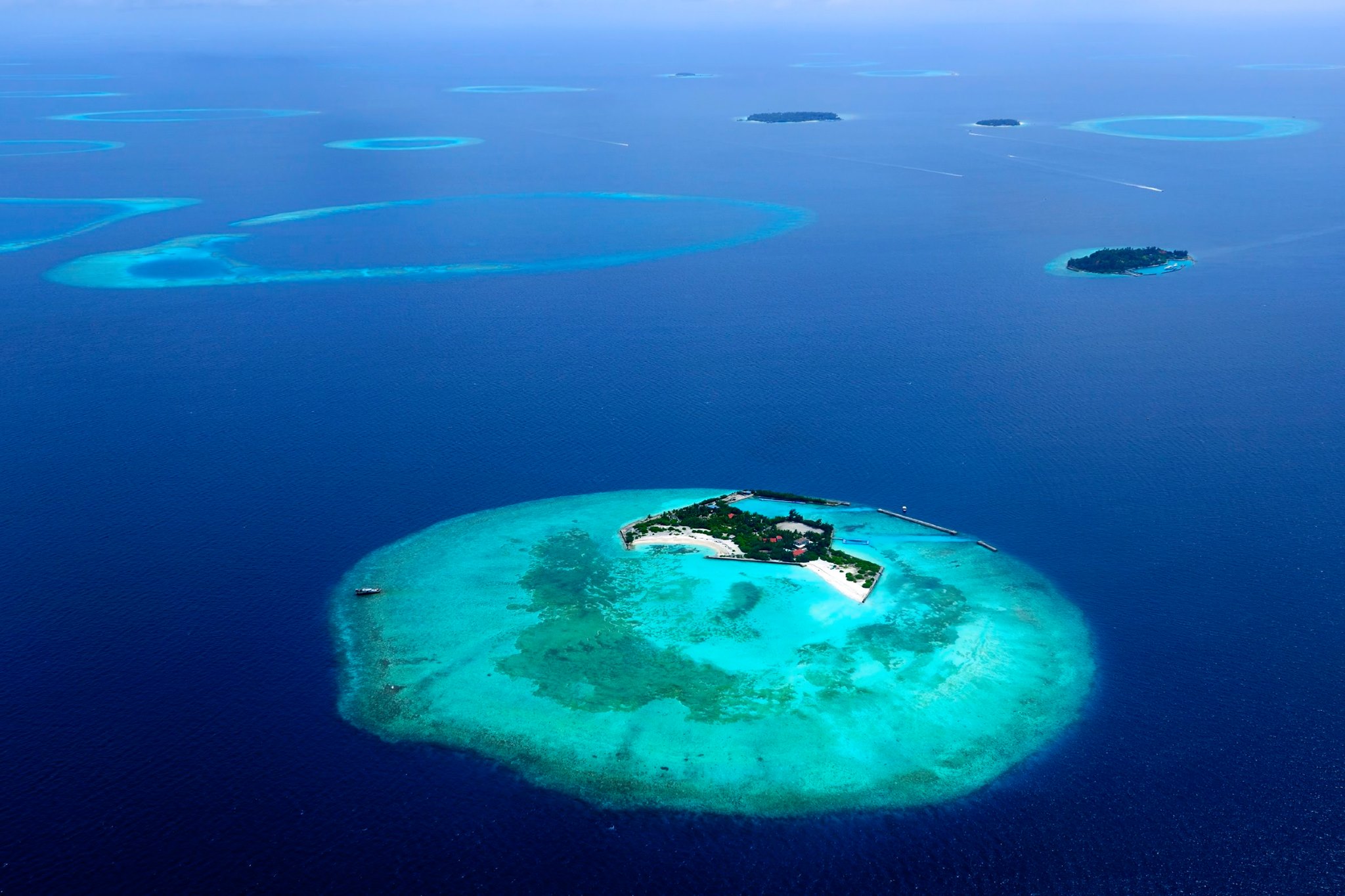 General 2048x1364 nature water island aerial view Maldives