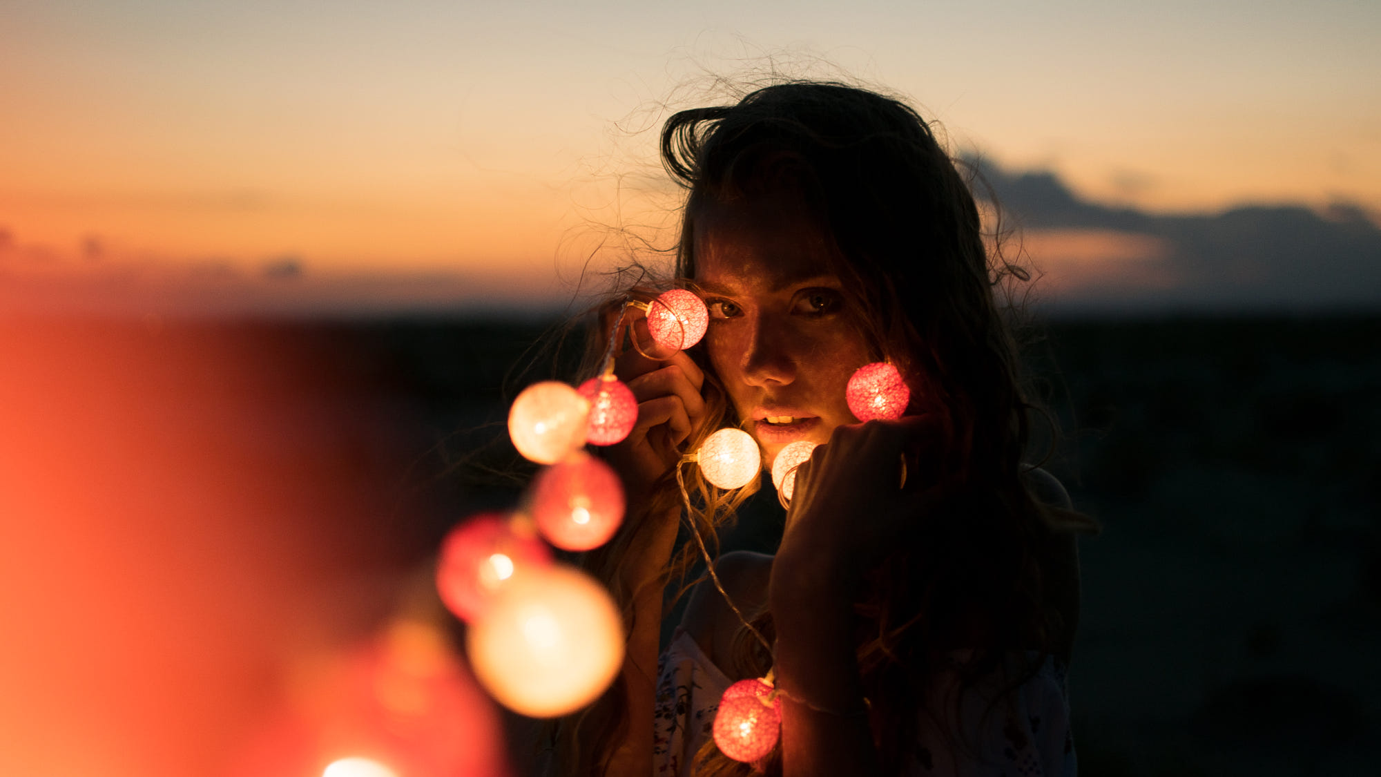 People 2000x1125 women brunette women outdoors lights sunset portrait face Florian Pascual