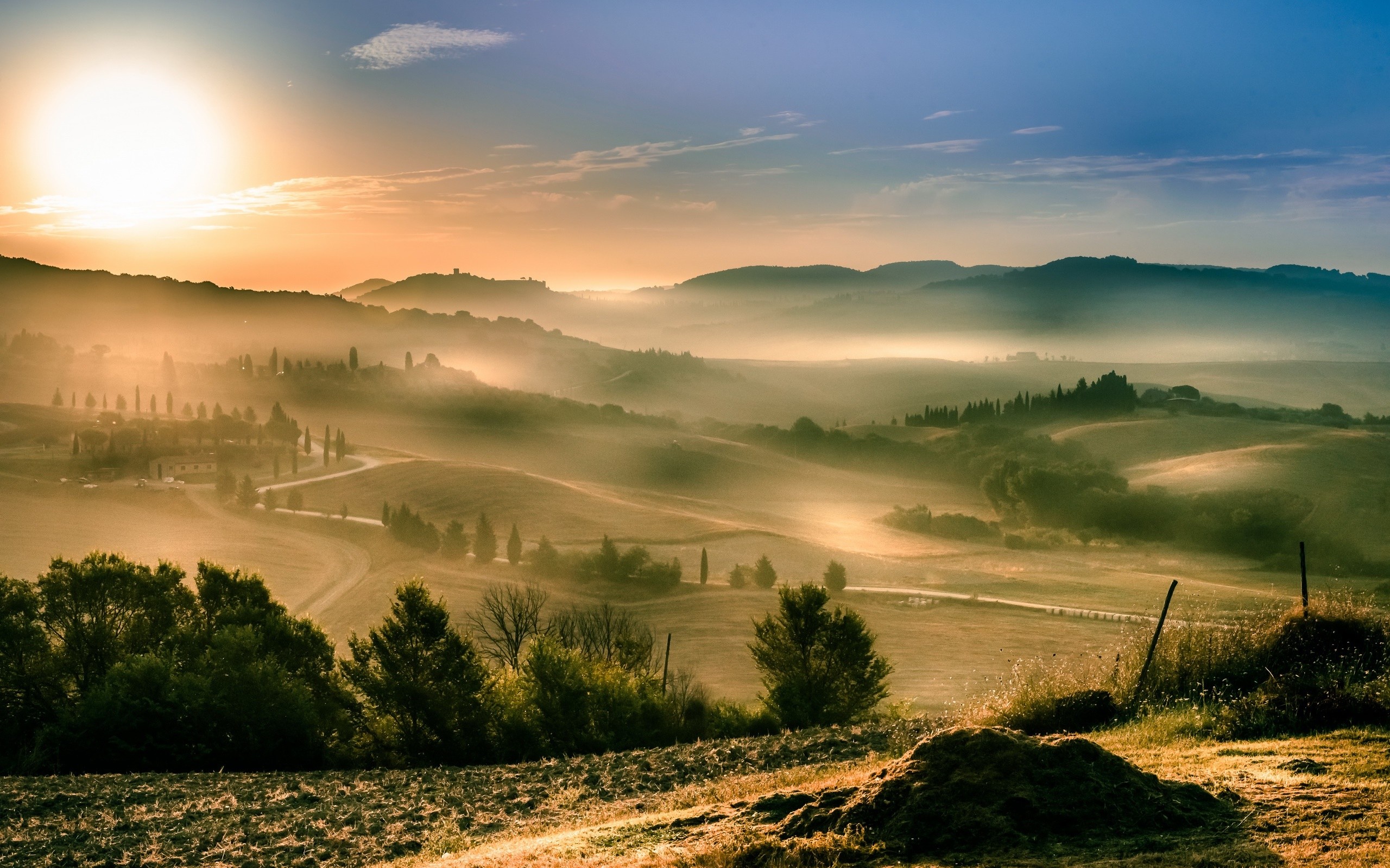 General 2560x1600 Tuscany landscape Italy sunrise mist hills morning
