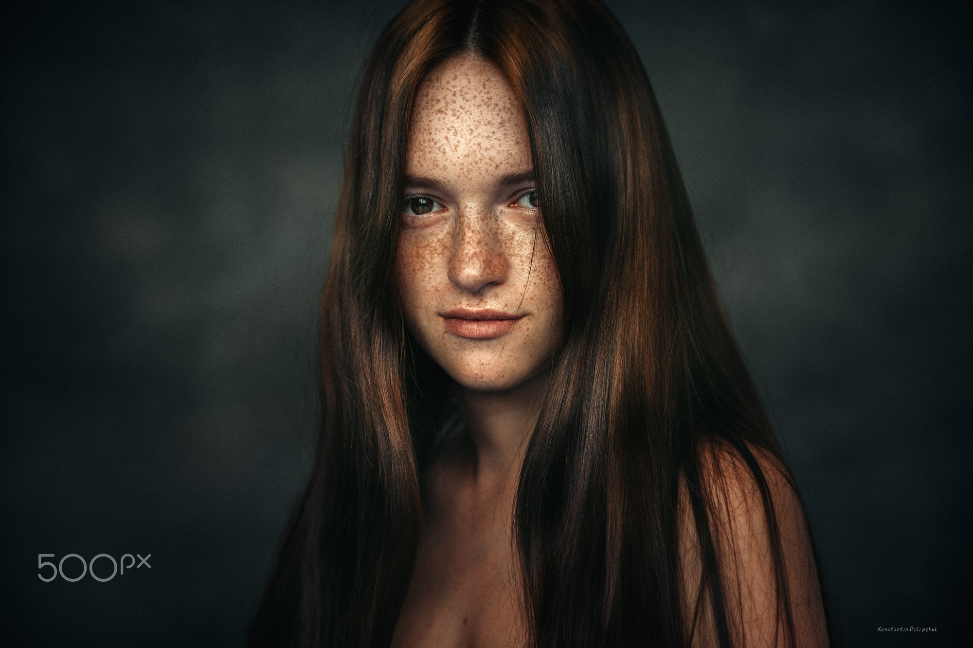 People 2000x1331 Konstantin Pilipchuk portrait face women model freckles