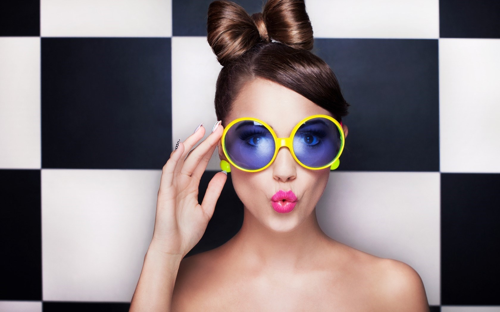 People 1680x1050 women face lips pouting brunette pink lipstick women with shades sunglasses makeup painted nails women indoors indoors model looking at viewer bare shoulders closeup