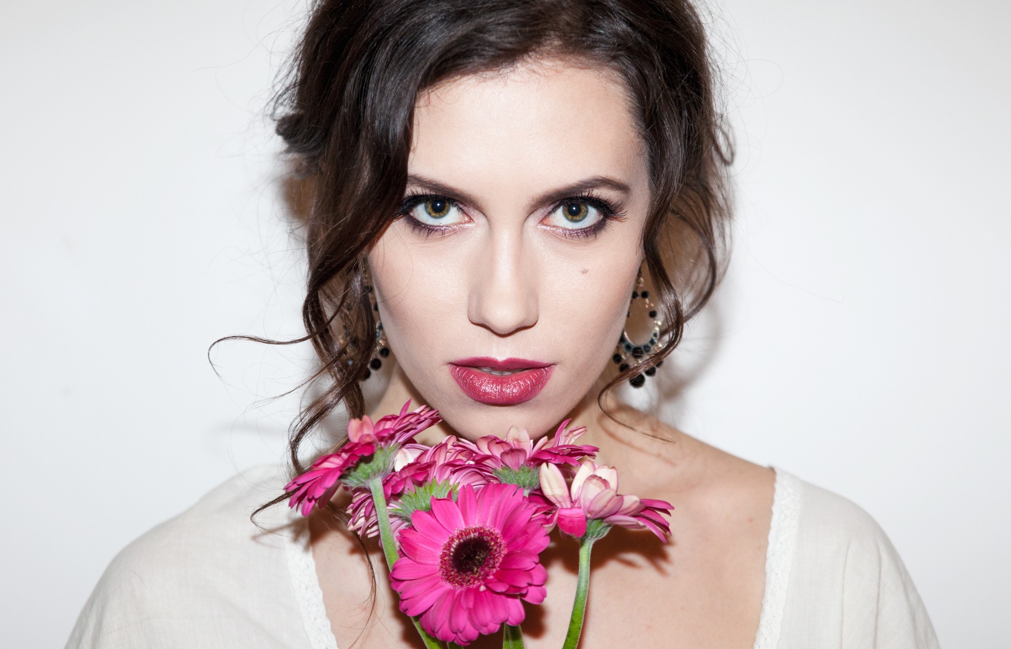 People 2048x1315 500px women flowers brunette face closeup white background plants lipstick looking at viewer simple background long earrings portrait