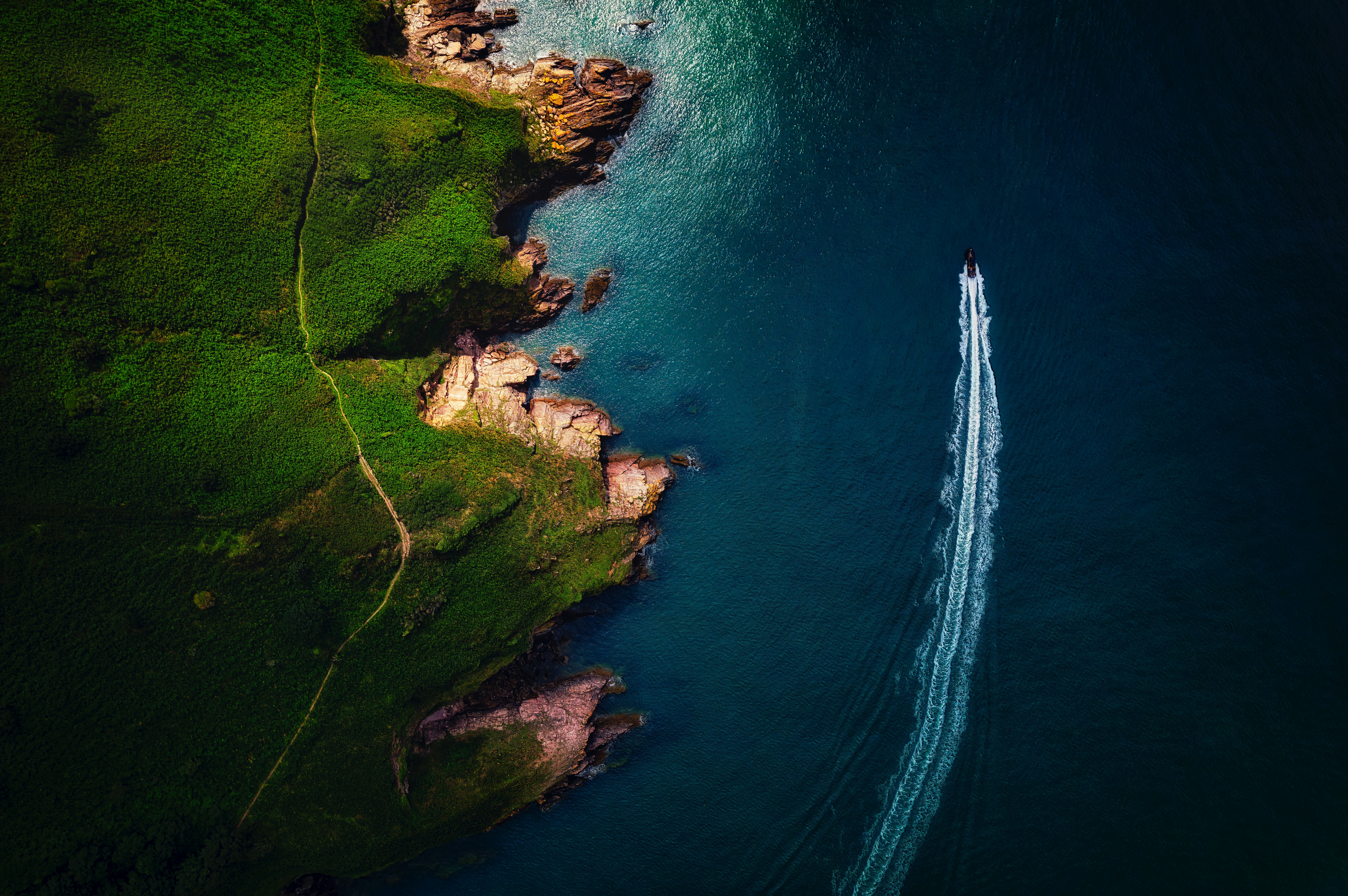 General 5475x3640 boat grass rocks dirt road sea coast speedboat drone photo aerial view UK