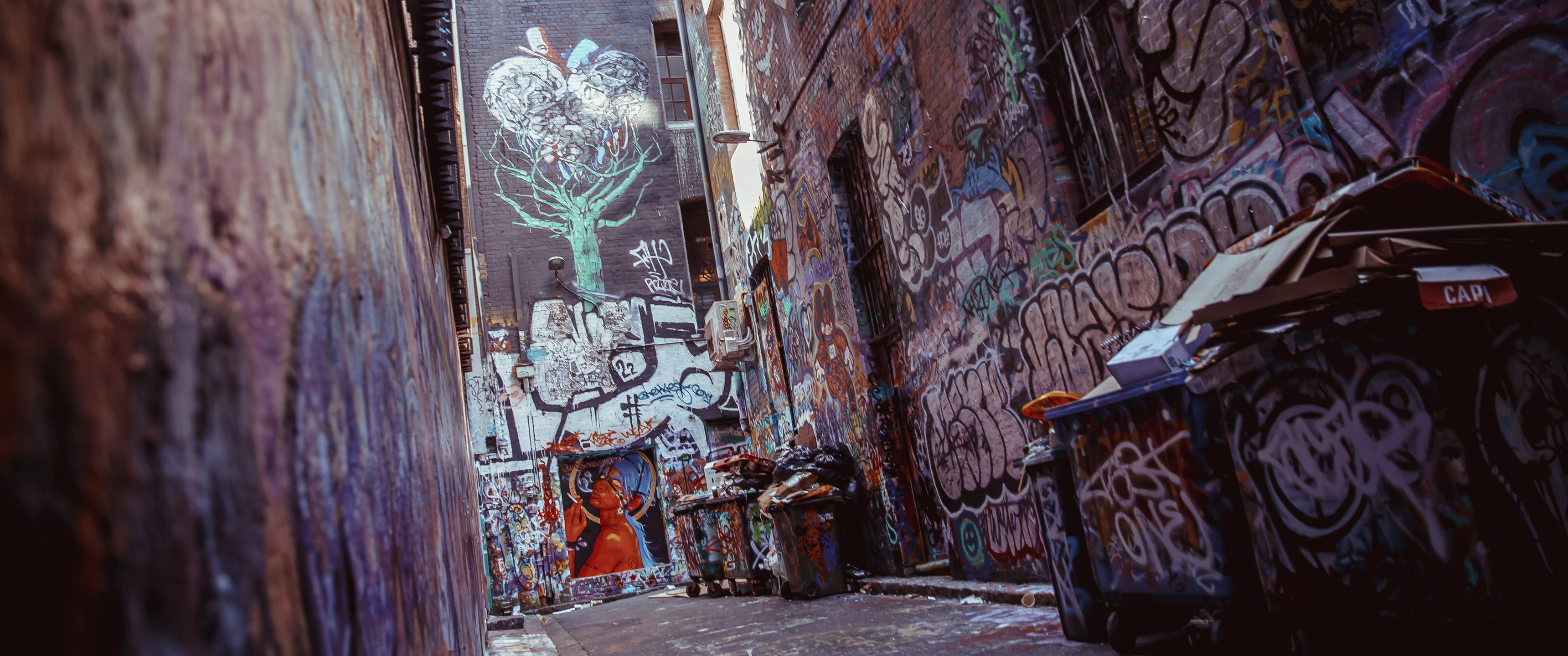 General 3440x1440 Melbourne city Australia graffiti alleyway angle view