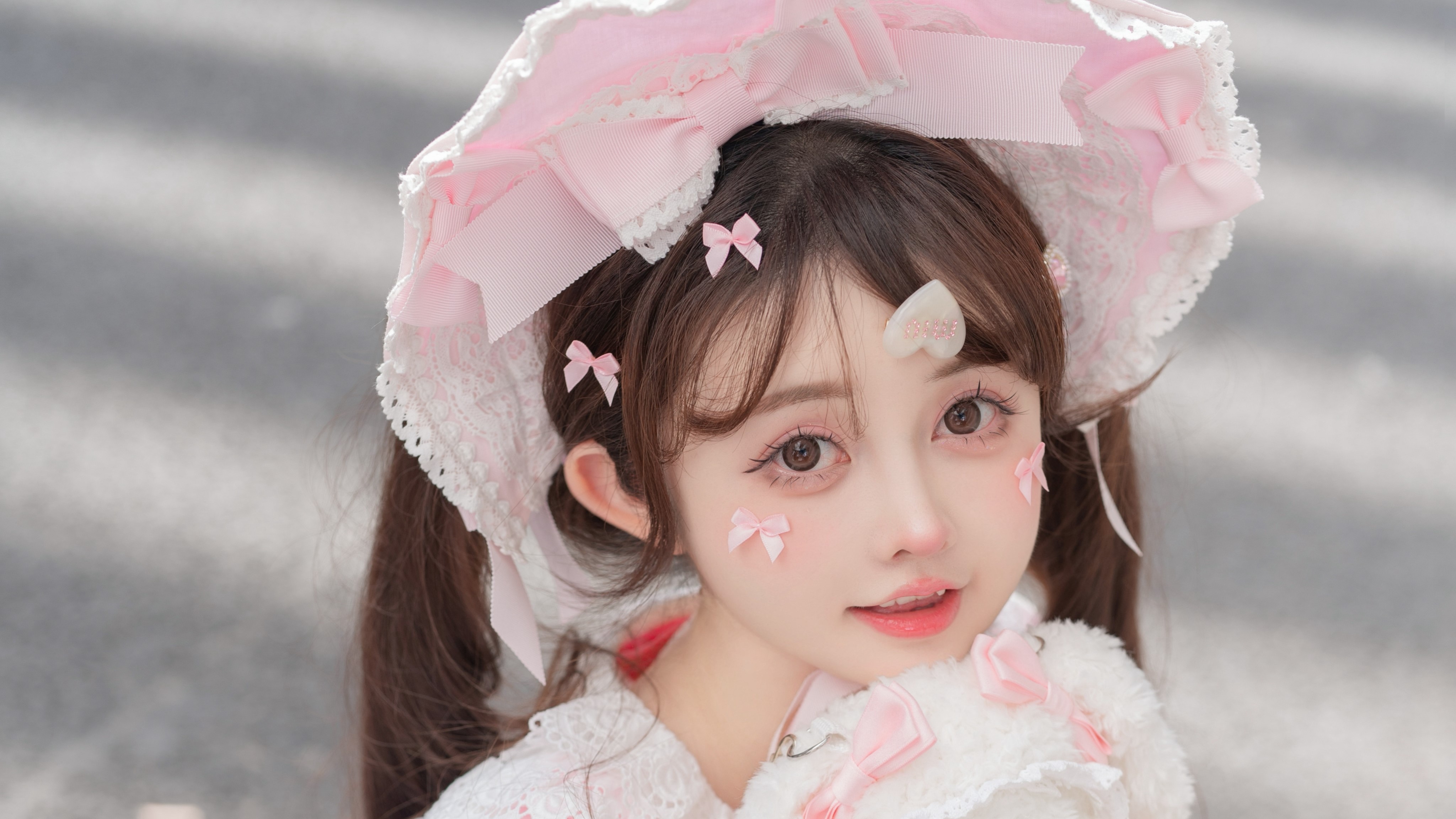 People 4096x2304 Asian pink hat white dress
