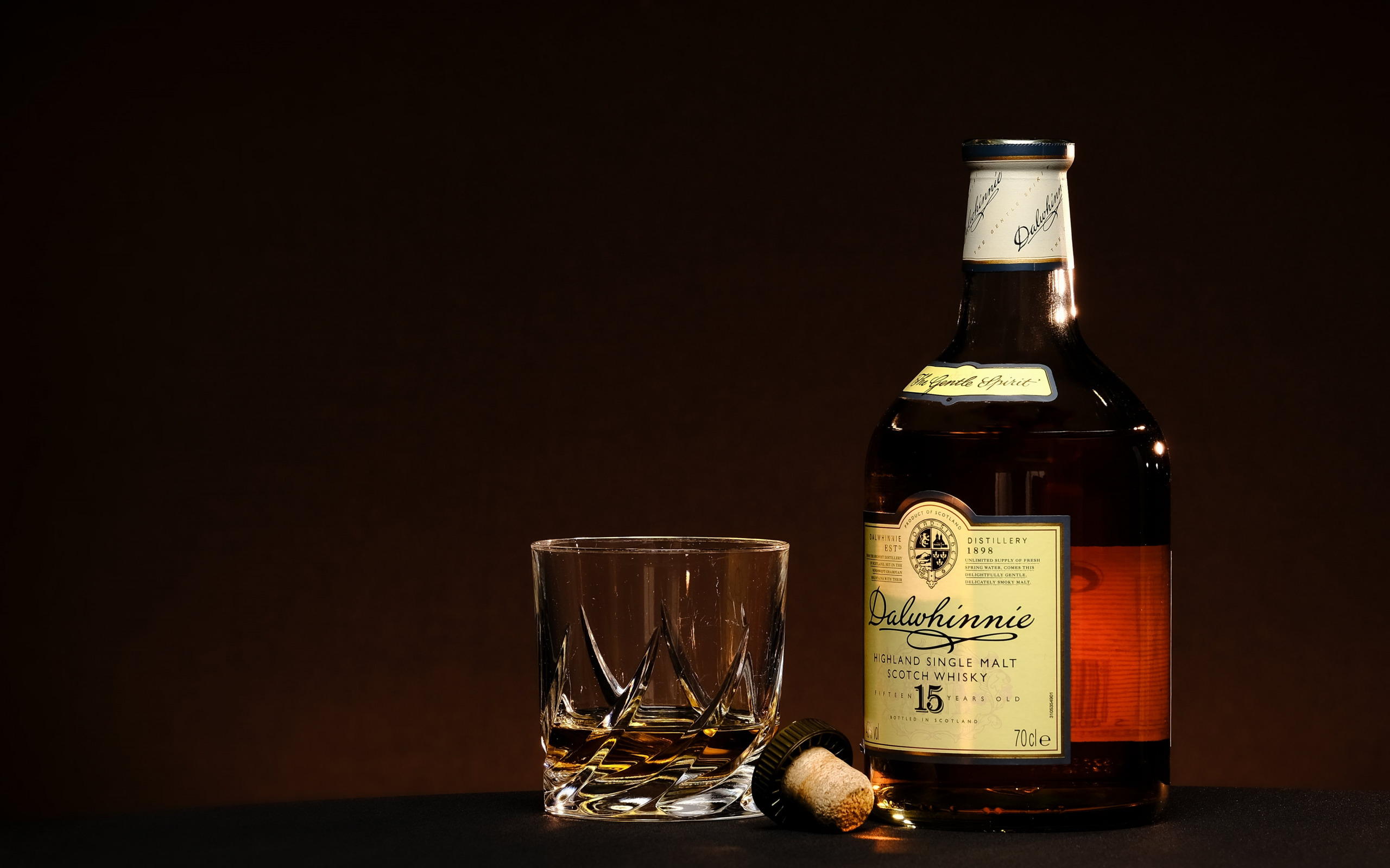General 2560x1600 bottles alcohol Dalwhinnie whiskey glass drinking glass simple background Scotch