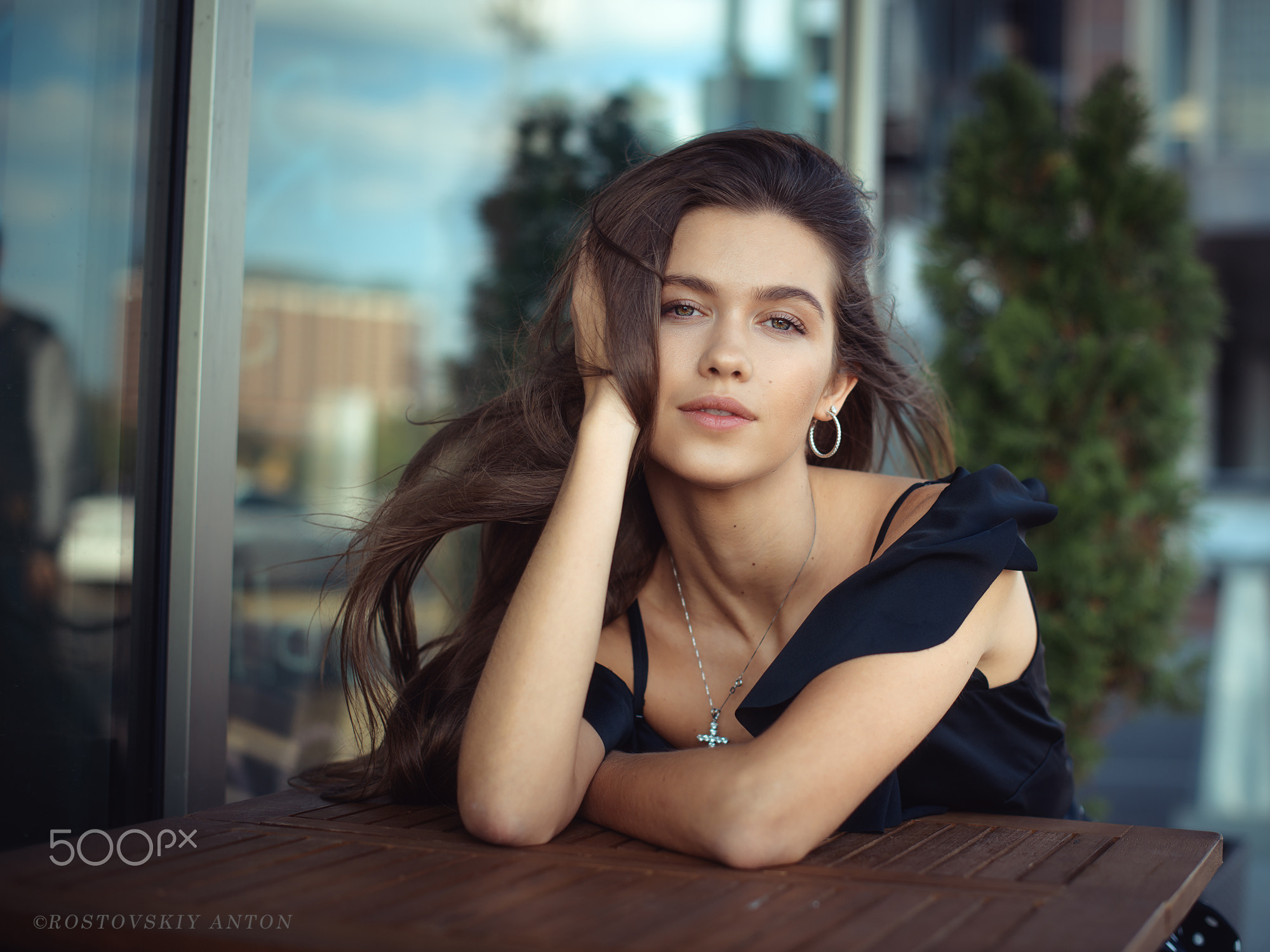 People 2000x1500 Anton Rostovskiy women brunette hands in hair wind looking at viewer necklace outdoors face watermarked 500px