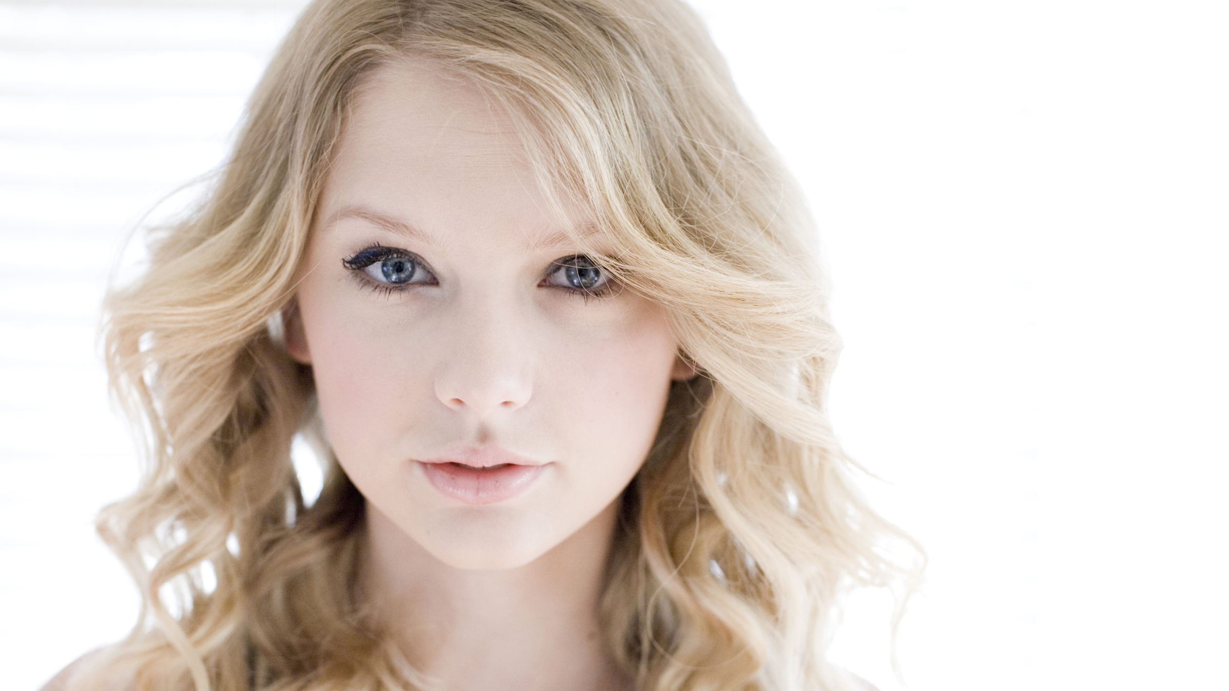 People 2400x1350 Taylor Swift blonde blue eyes singer women