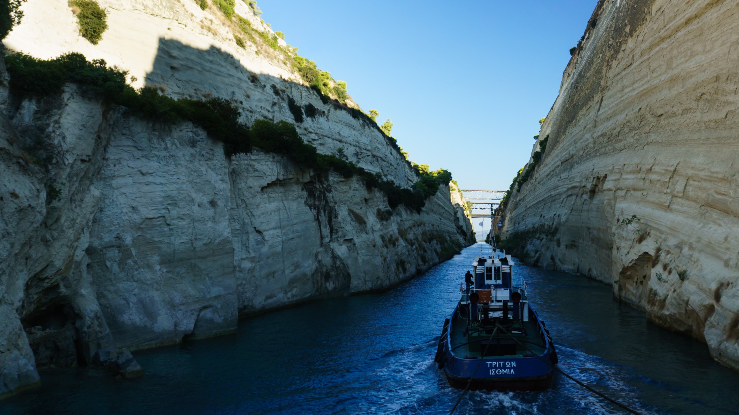 General 2560x1440 water rocks tugboat boat ship Greece sky blue sand cliff Corinth Canal vehicle