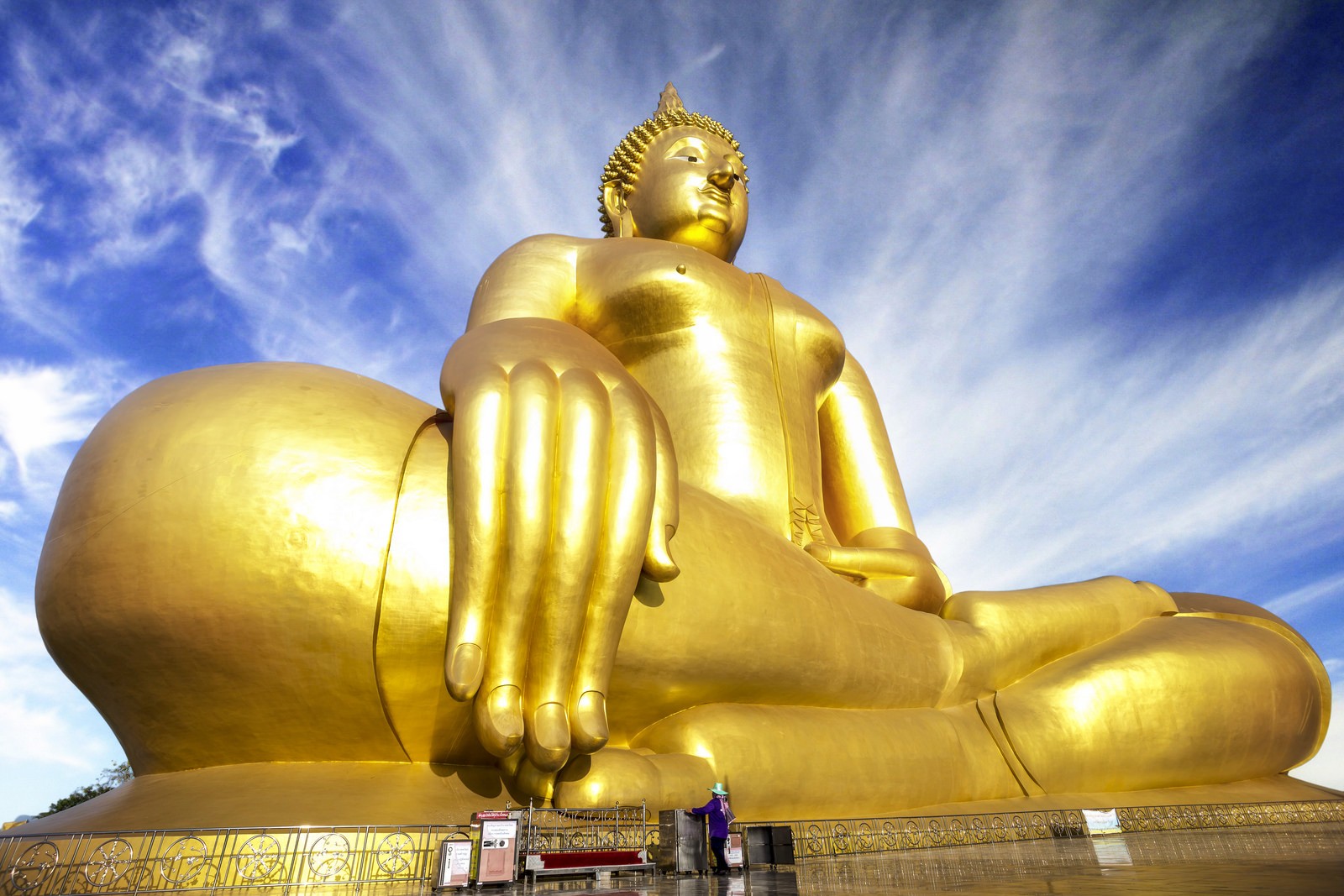 General 1600x1067 statue gold Buddha religion
