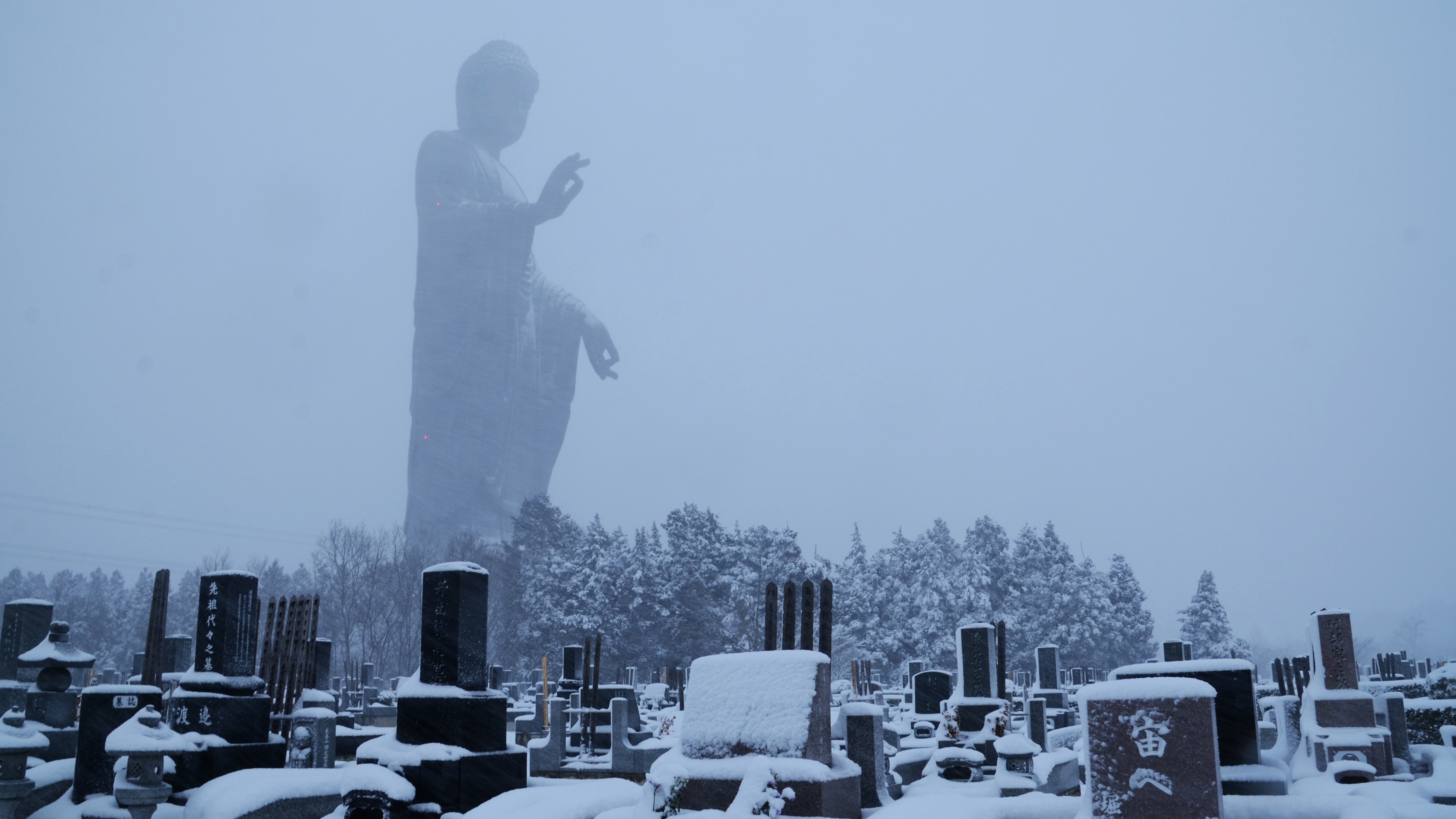 General 4768x2682 statue tombstones Buddha snow