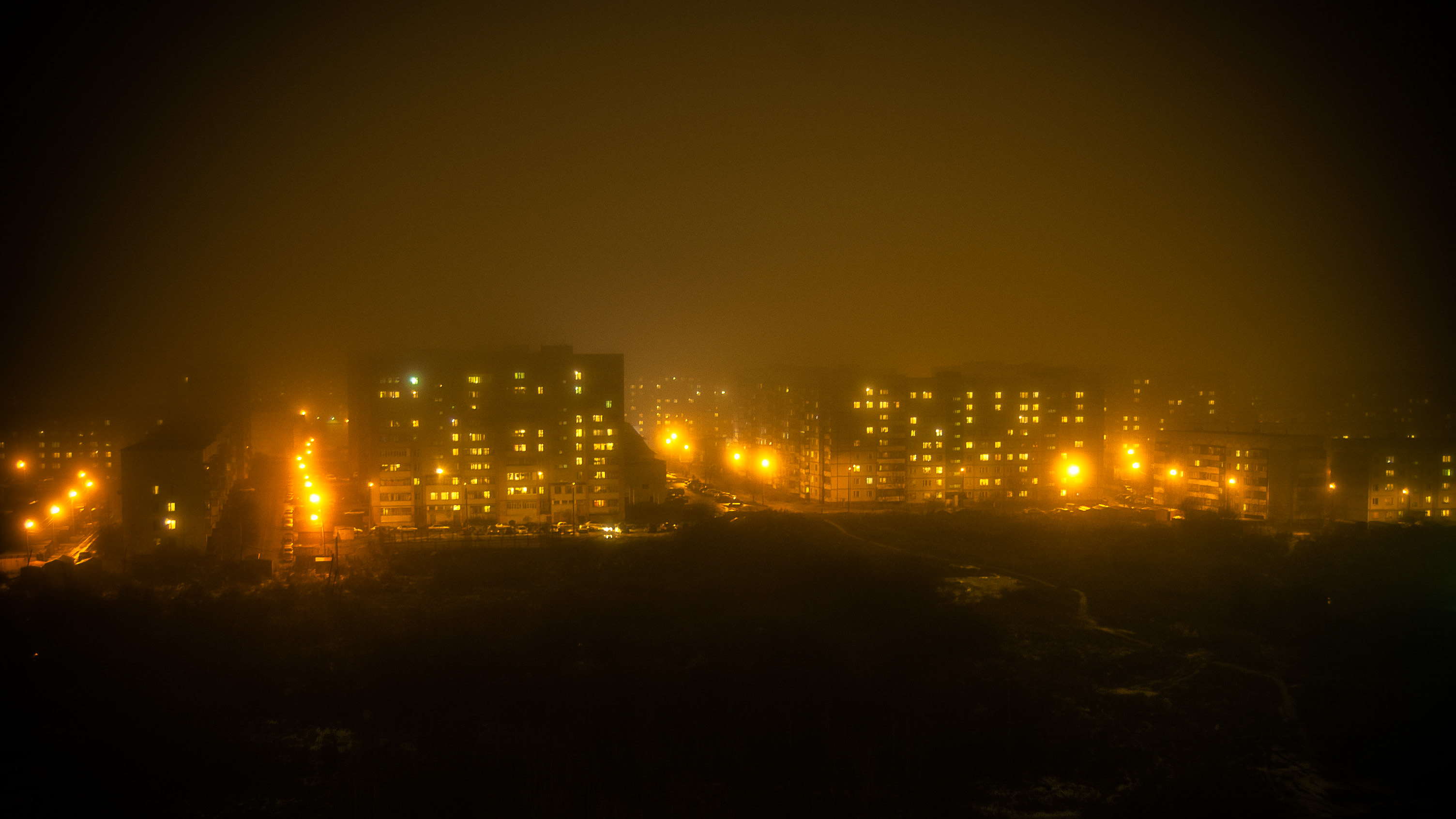 General 3008x1692 city night mist