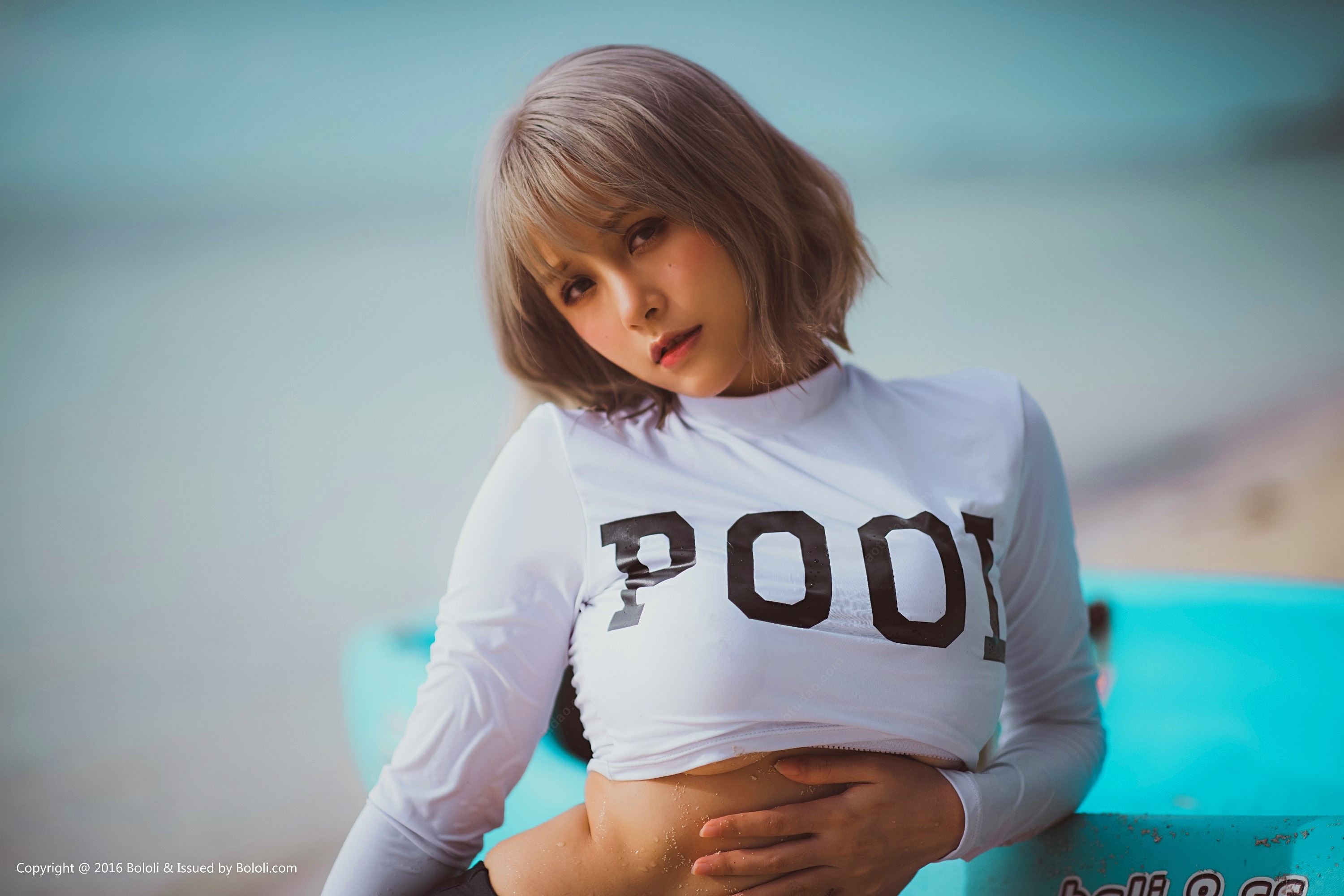 People 3000x2000 Bololi short hair beach T-shirt Xia Mei Jiang women underboob wet body blonde cyan Asian