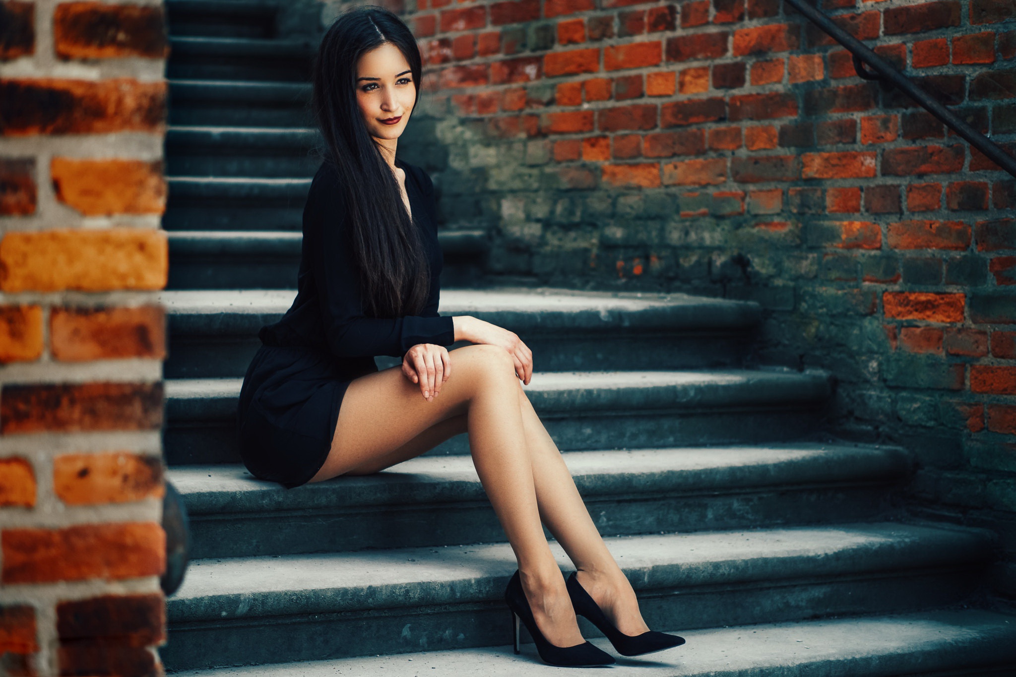 People 2048x1365 stairs legs women model sitting dark hair black heels smiling