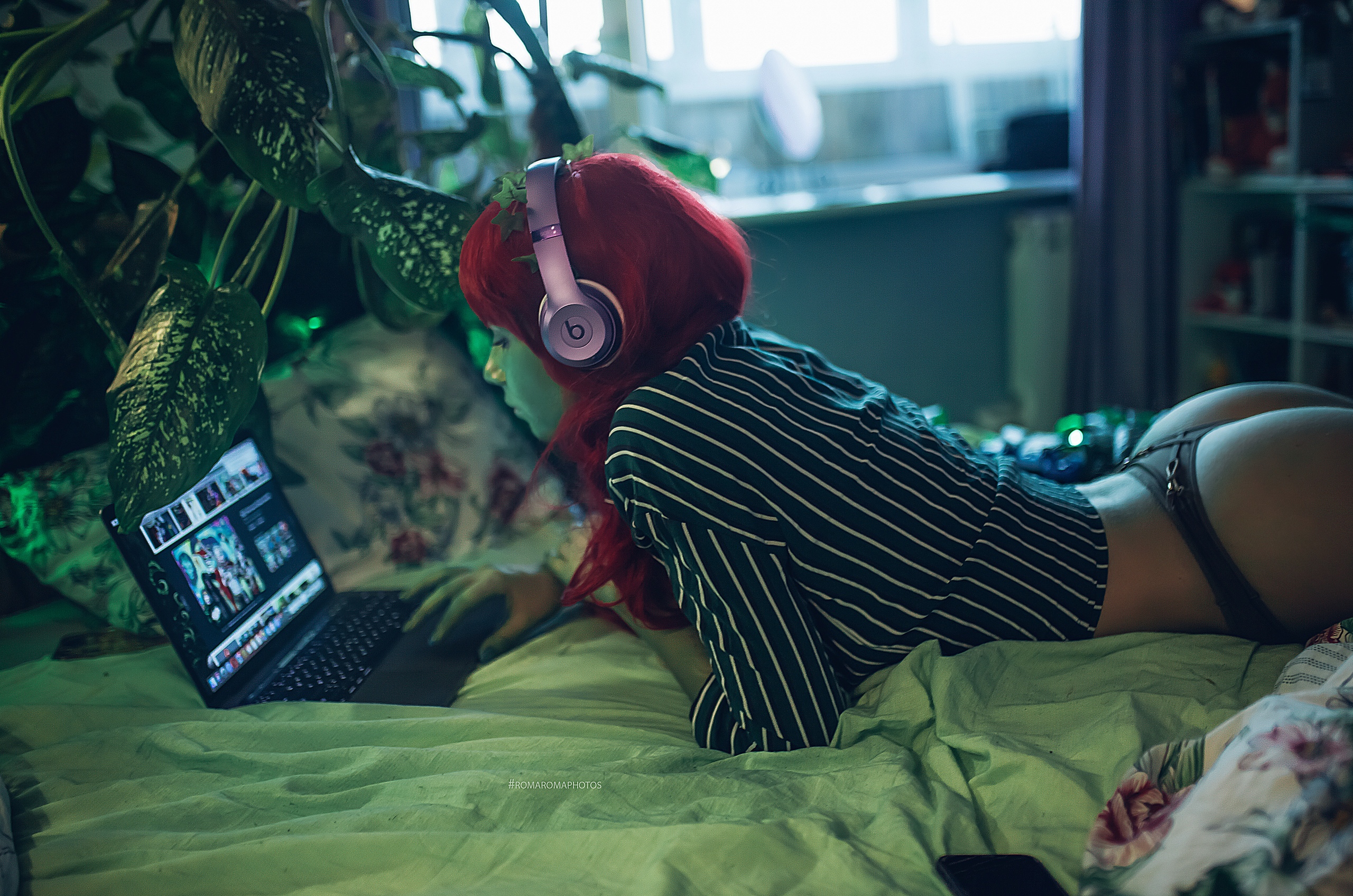 People 2560x1696 Inga Sunagatullina Roma Roma women model redhead Poison Ivy panties ass lying on front laptop in bed shirt headphones side view profile cosplay computer watermarked