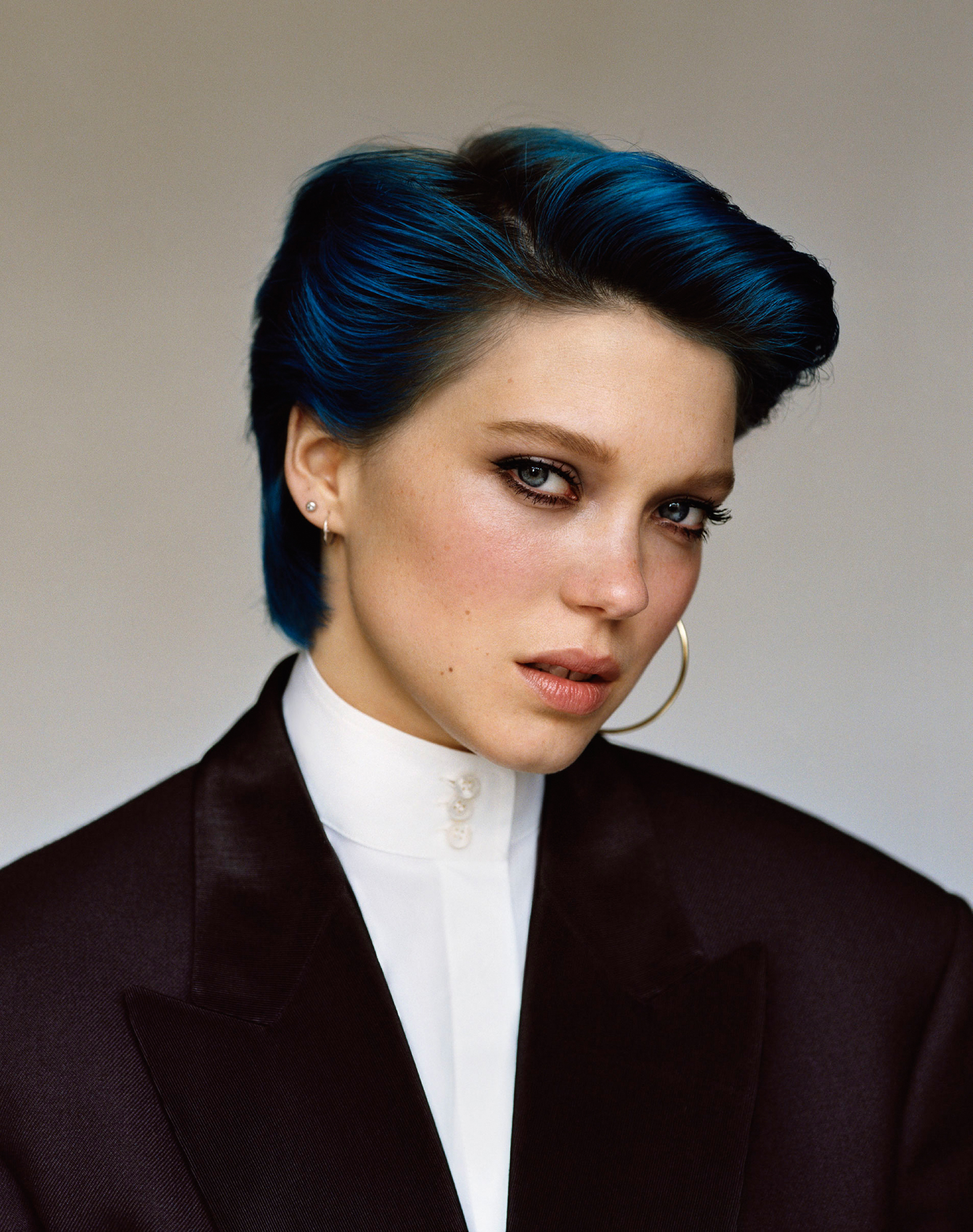 People 1579x2000 Léa Seydoux celebrity dyed hair blue eyes simple background looking at viewer French actress women