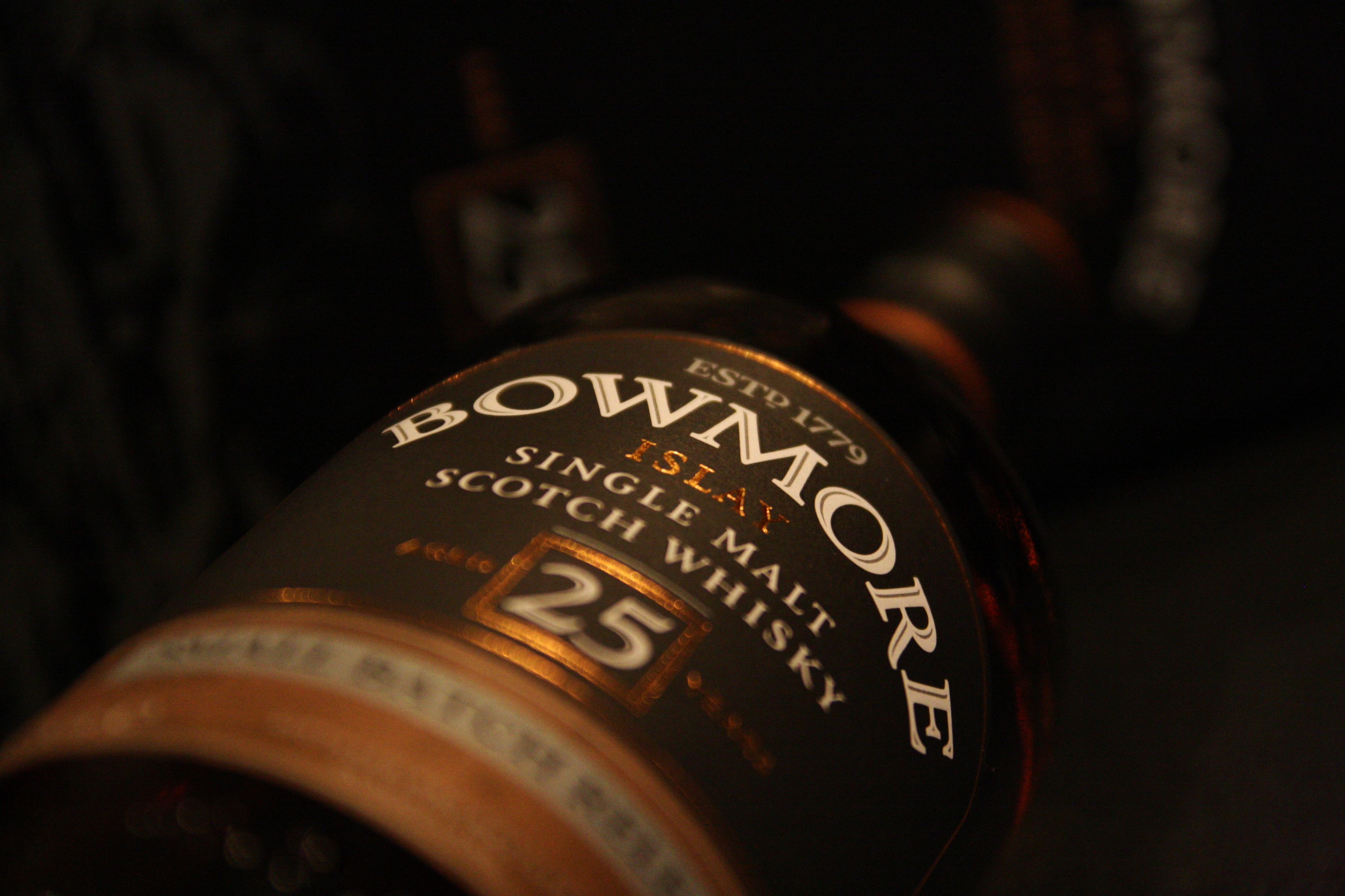 General 3888x2592 bottles alcohol whiskey depth of field Isle of Islay Scotch Bowmore food closeup