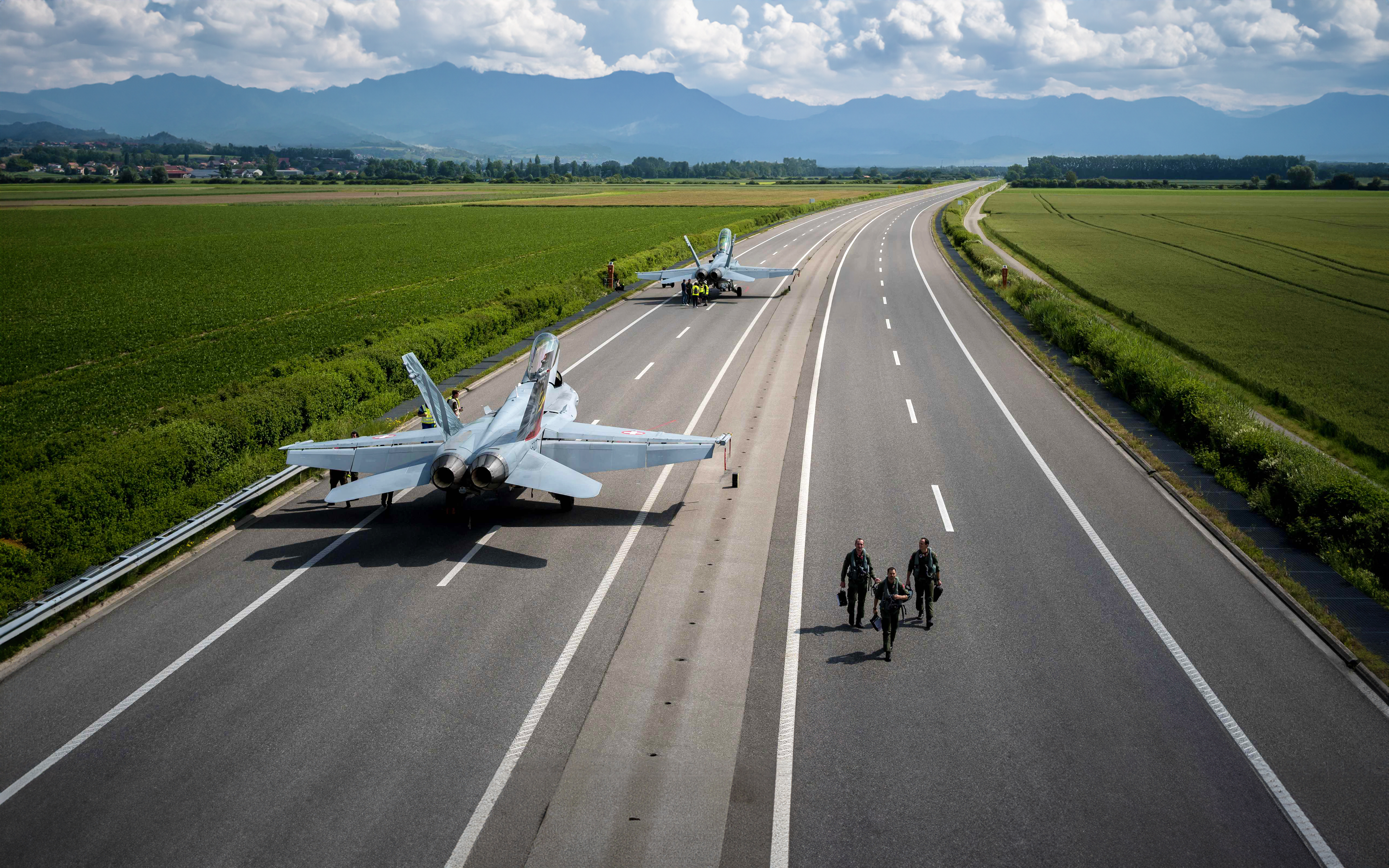 General 5120x3200 McDonnell Douglas F/A-18 Hornet Switzerland military pilot road clouds