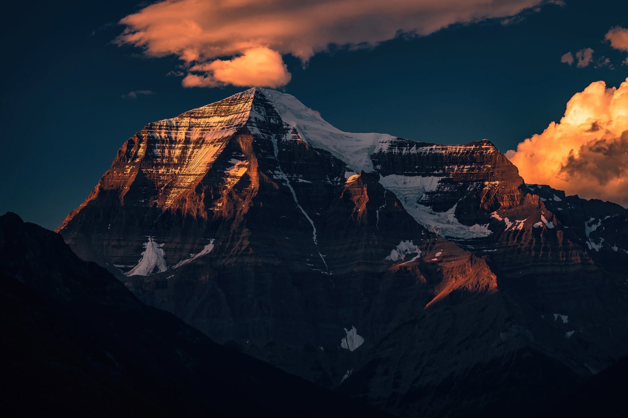 General 2048x1365 nature clouds sky landscape mountains snowy mountain sunlight sunset glow snow Mount Robson low light