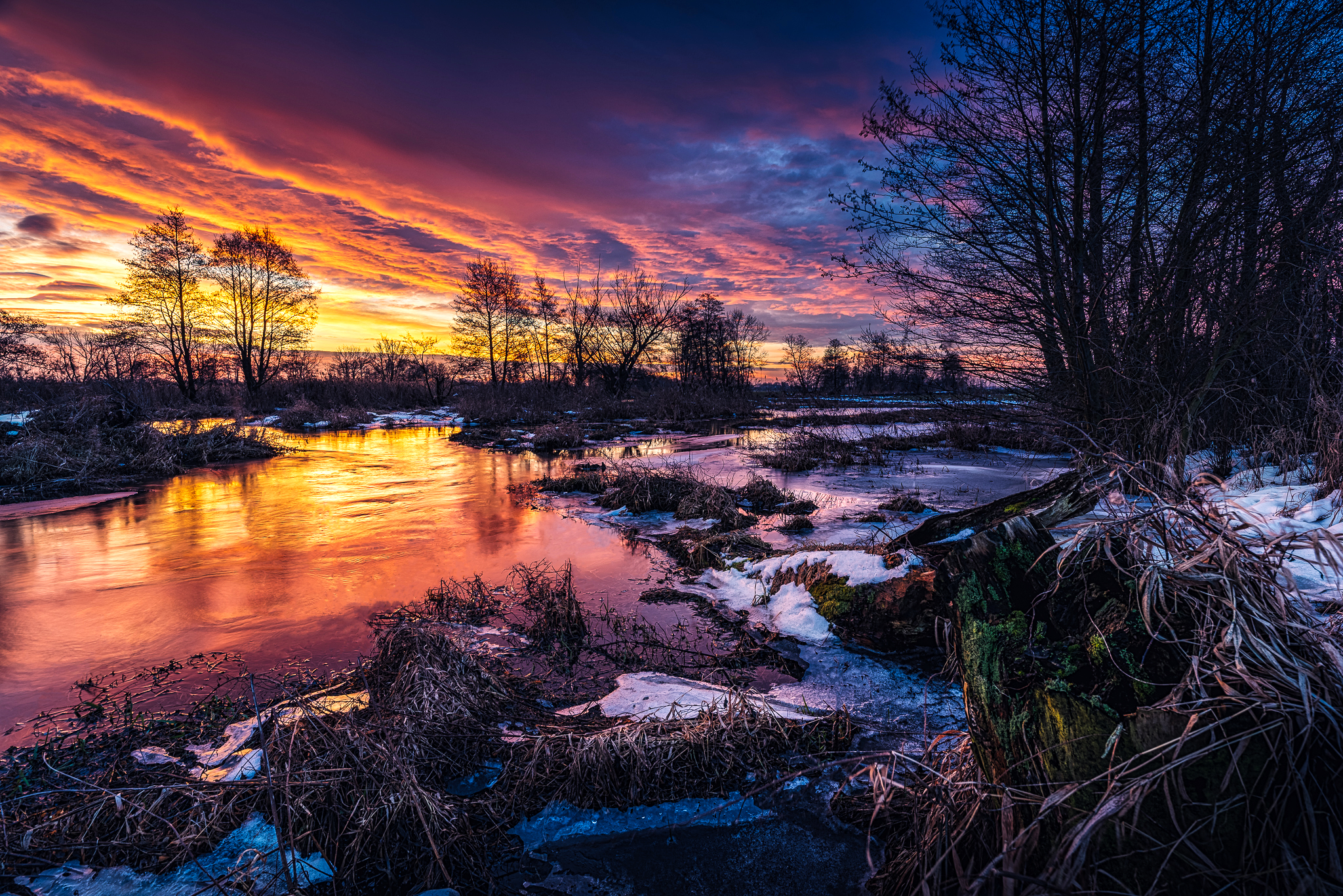 General 2048x1367 sunset sky photography river clouds trees winter cold outdoors Michał Tomczak