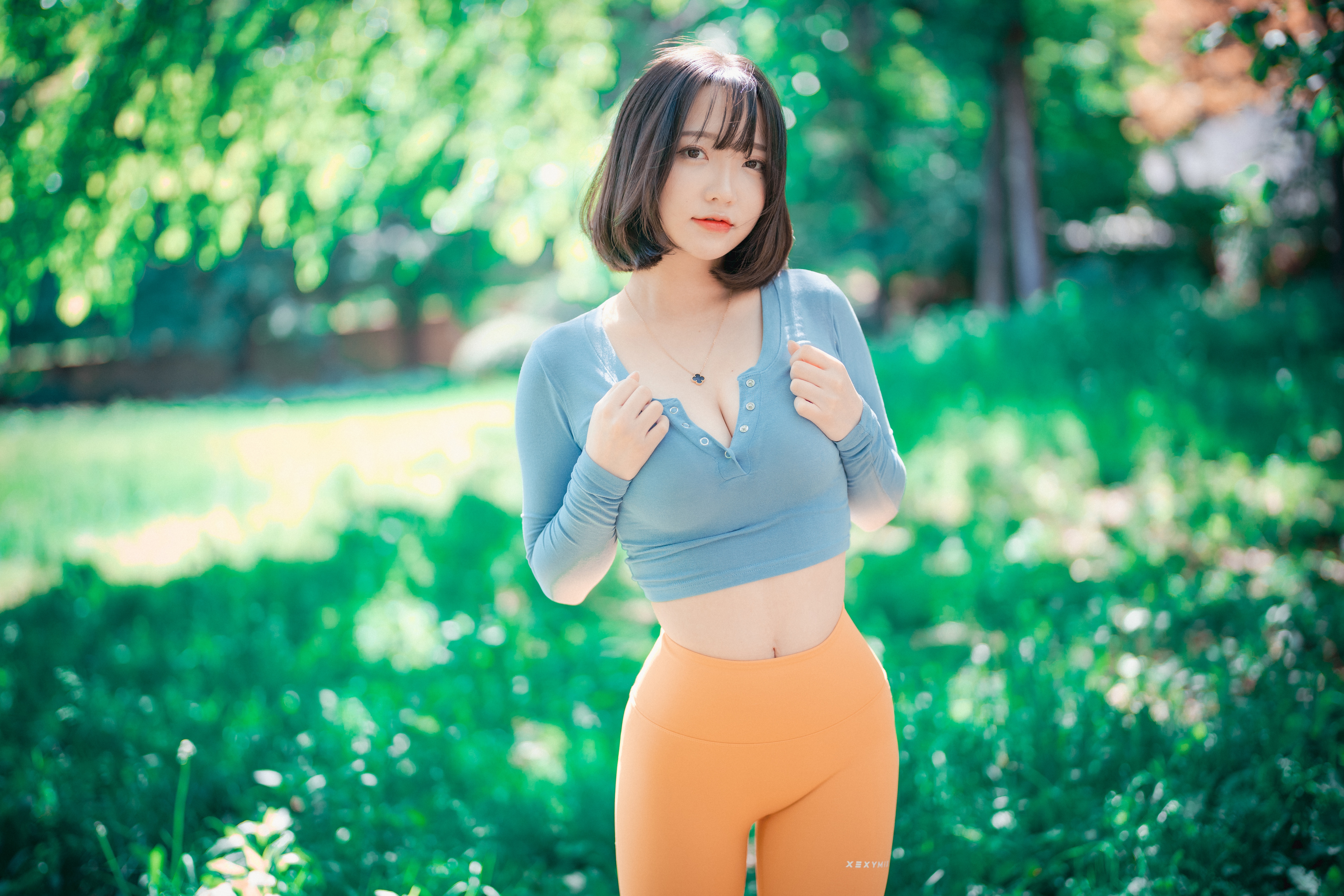 People 6123x4082 Son Ye-Eun Korean women Asian women outdoors depth of field trees grass short hair short tops cleavage spandex necklace women black hair outdoors bare midriff big boobs red lipstick looking at viewer belly belly button yoga pants sunlight