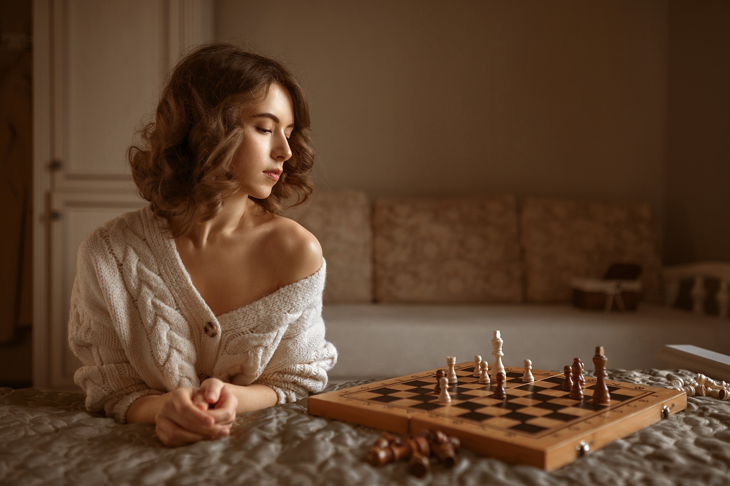People 2400x1599 women indoors model women indoors chess board games Viktoria Makarenko Albert Lesnoy one bare shoulder no bra