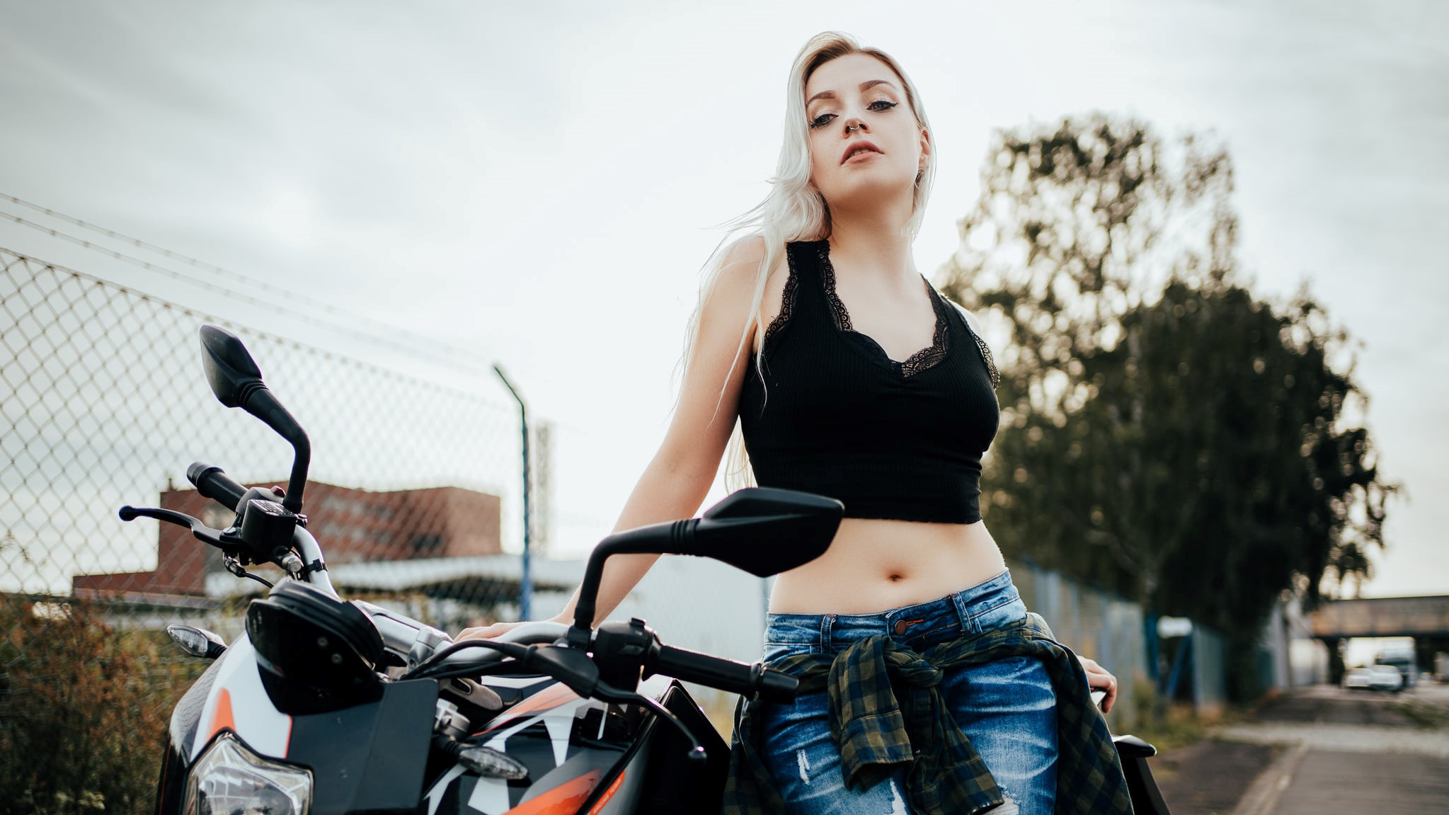 People 2047x1151 Andreas-Joachim Lins black top blonde jeans tank top depth of field bare midriff belly button belly innie navel Maike Shepherd motorcycle women women with motorcycles urban model outdoors women outdoors looking at viewer dyed hair vehicle