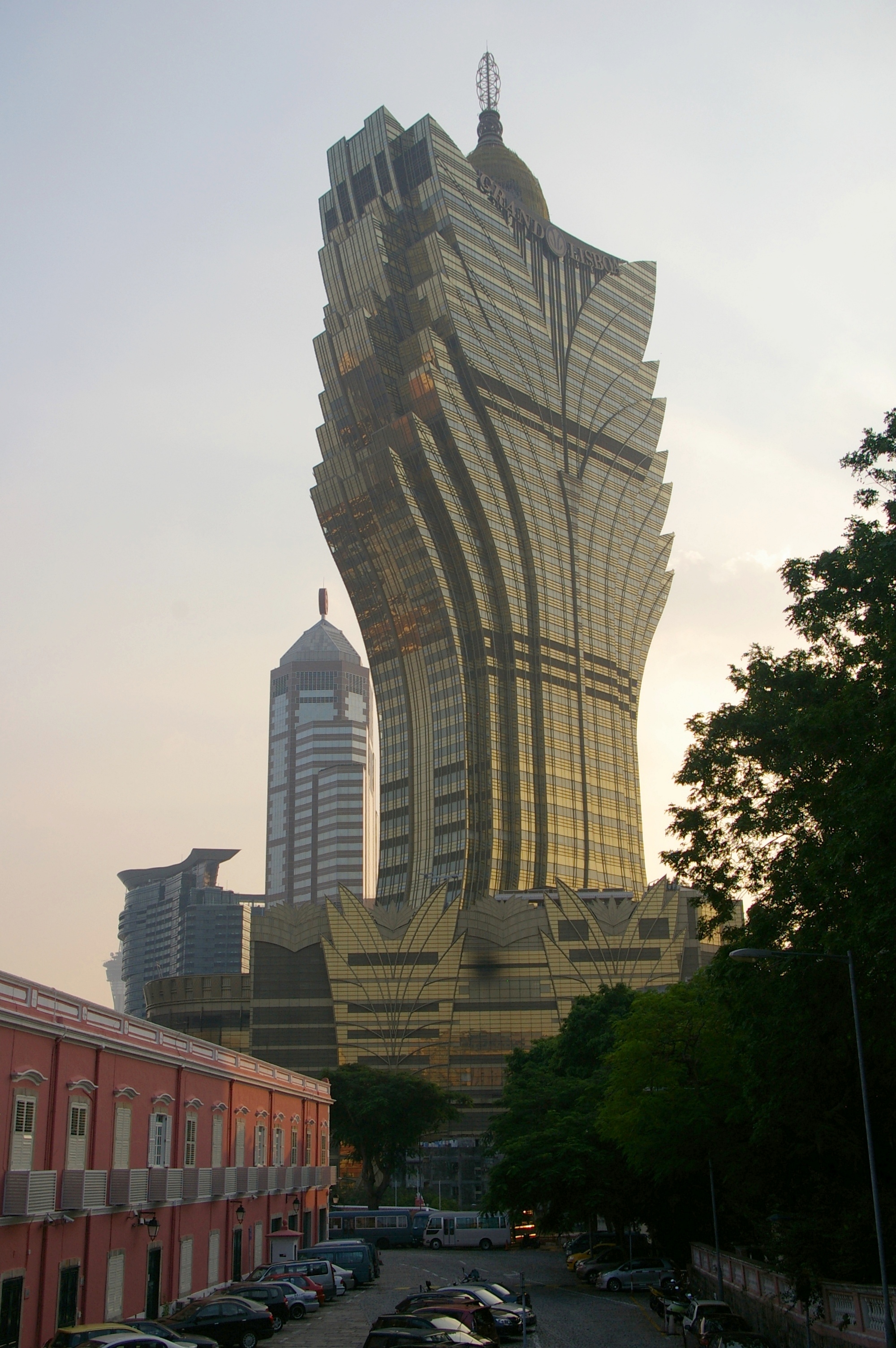 General 2000x3008 casino hotel China Macau building skyscraper urban Grand Lisboa portrait display