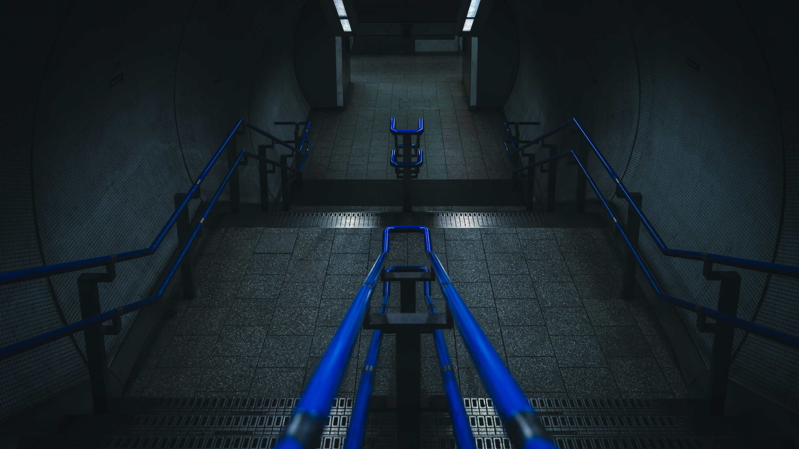 General 2560x1440 steps dark station underground blue lights railing empty  handrail London UK