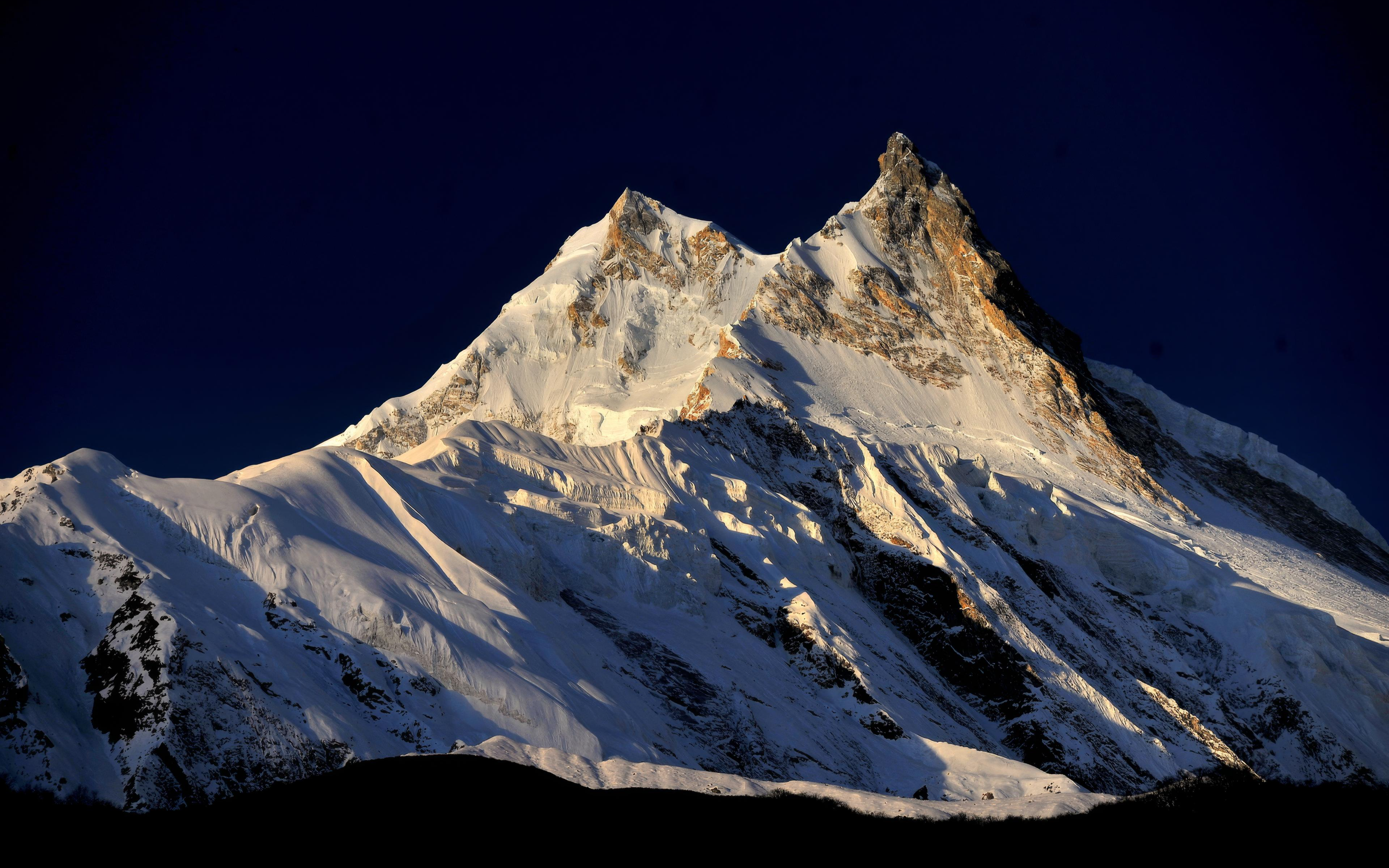General 3840x2400 nature landscape mountains sunlight rocks snow Manaslu Nepal