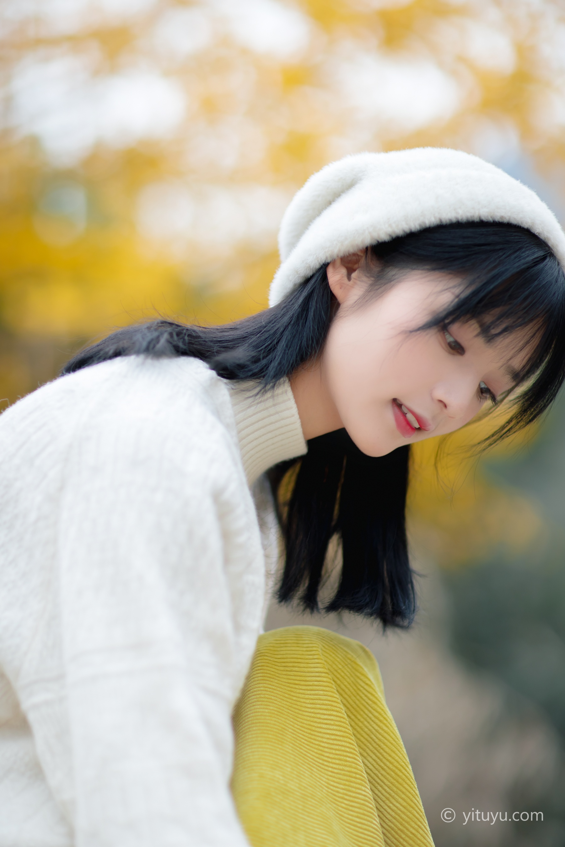 People 1800x2700 women model Asian fallen leaves fall dark hair long hair sweater Yu Wen