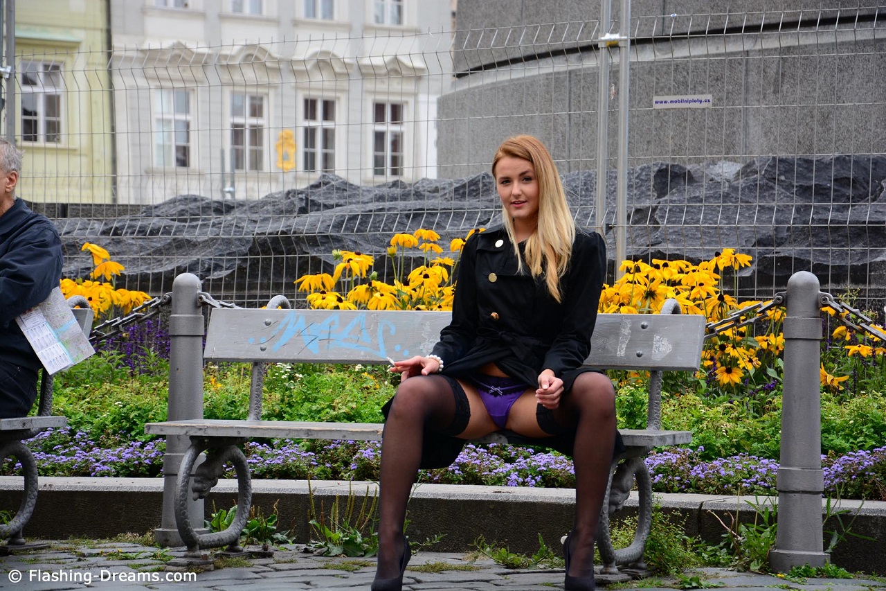 People 1280x853 Eva Kerstin women outdoors public coats on bench Flashing-Dreams spread legs violet panties sitting