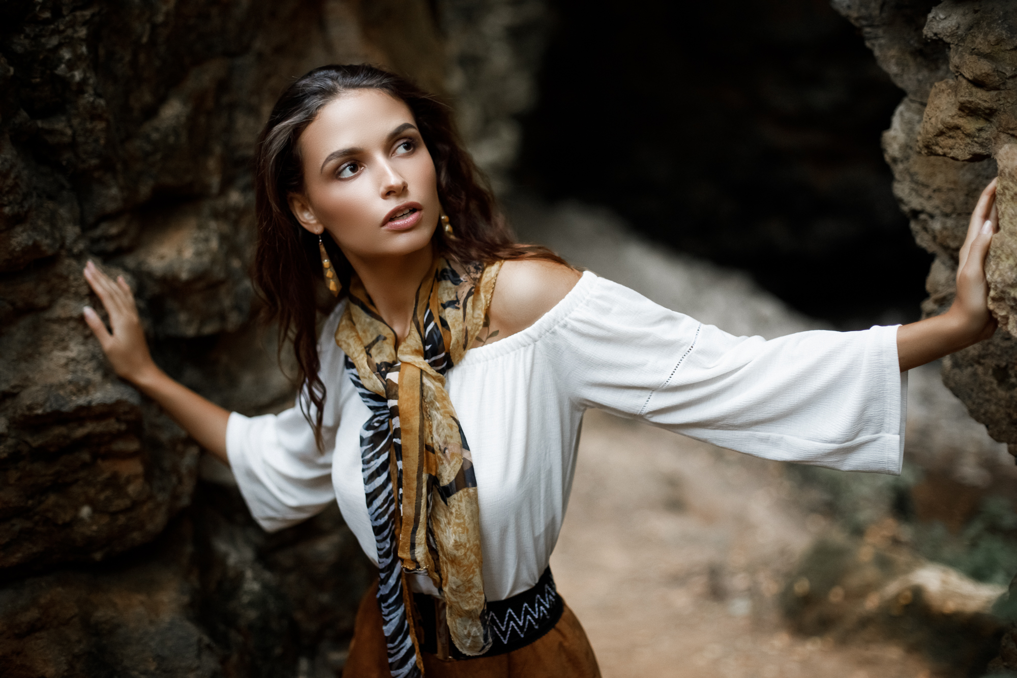 People 2000x1333 Alexander Sasin Lilia model women brunette women outdoors dark hair brown scarf rocks
