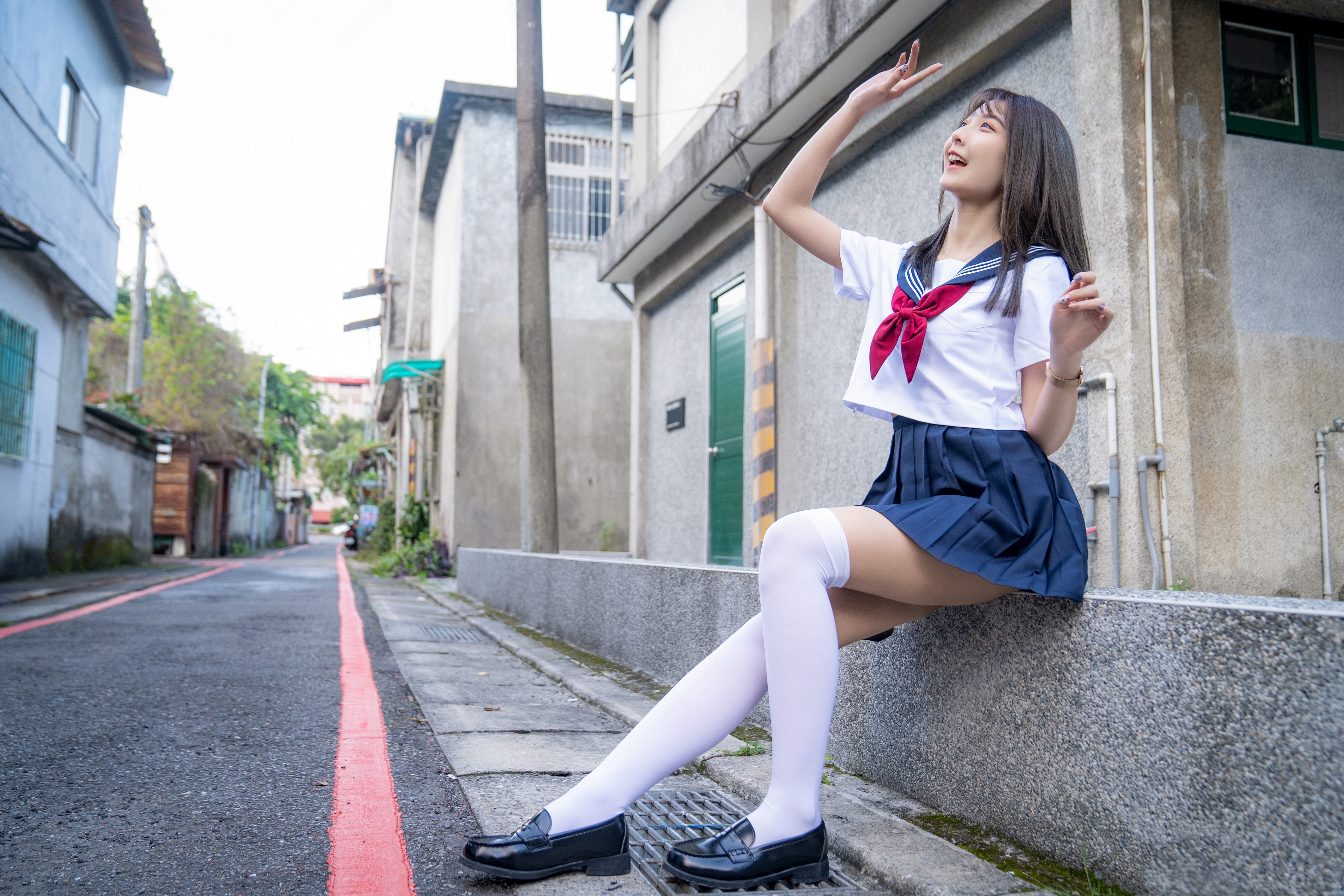 People 3840x2560 women model Asian brunette cosplay school uniform sailor uniform knee-highs depth of field smiling outdoors women outdoors schoolgirl