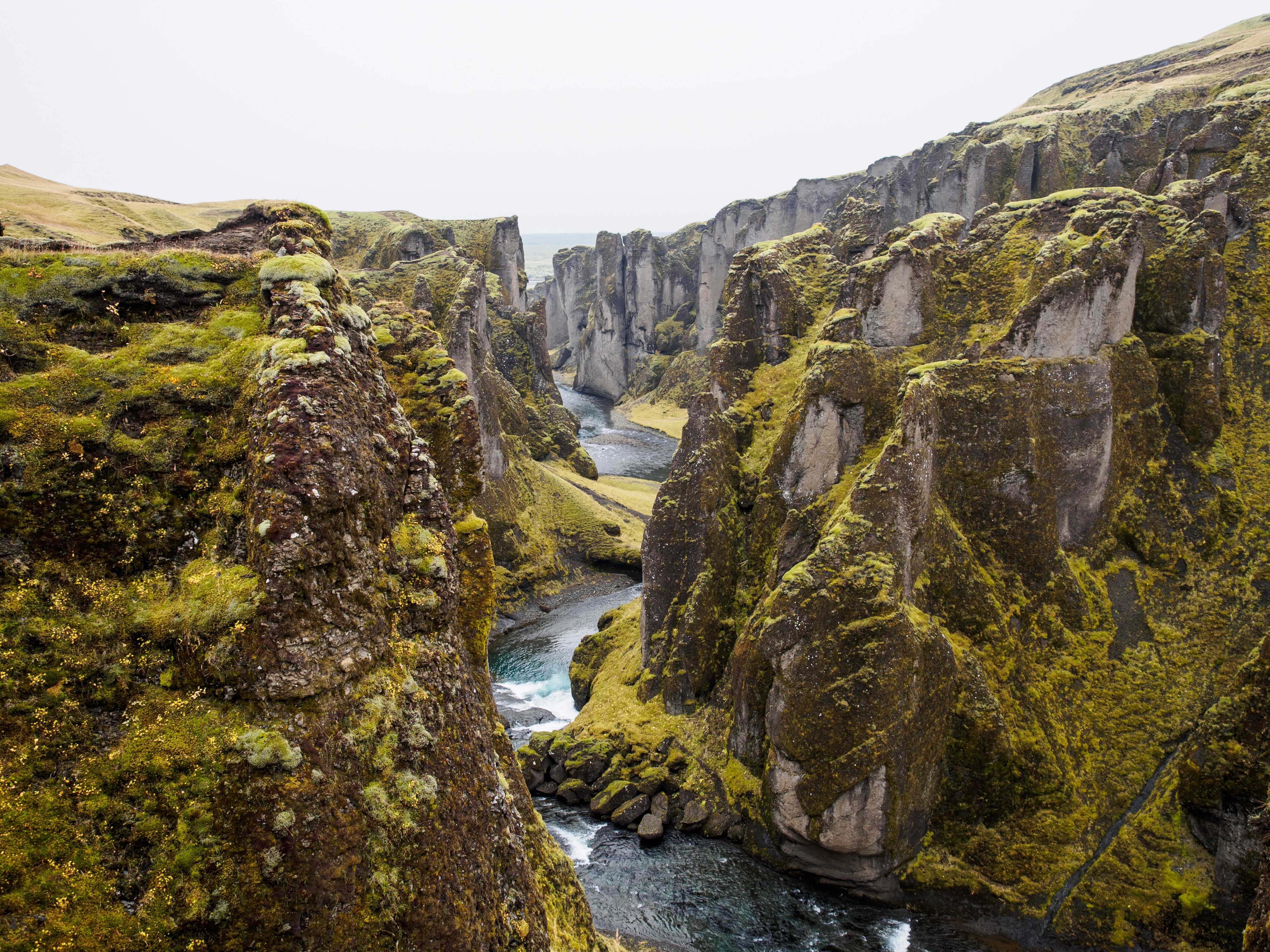 General 4608x3456 river mountains landscape nature valley Iceland rocks cliff moss Fjadrargljufur